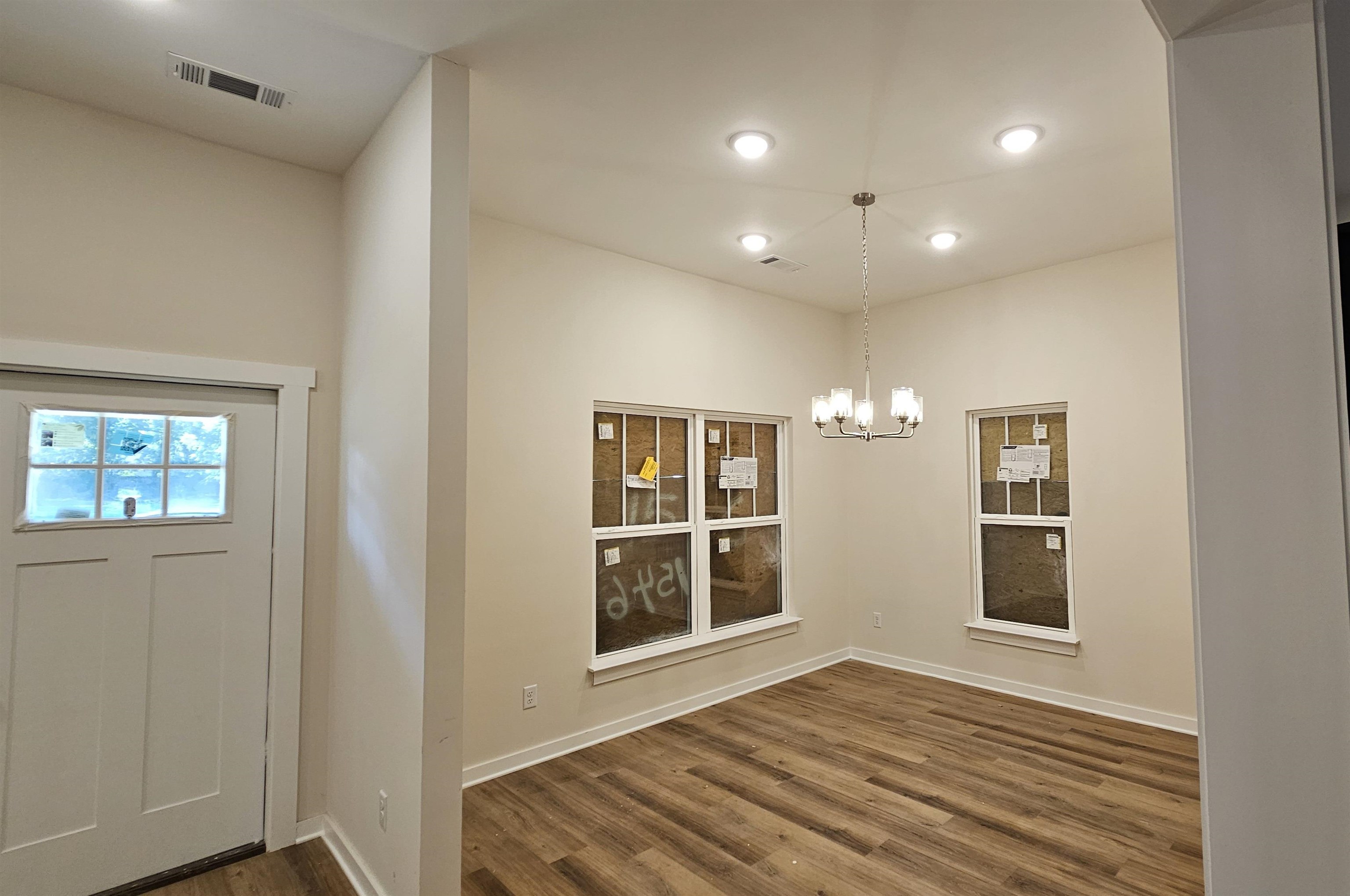 1546 Humber St Property Photo 6