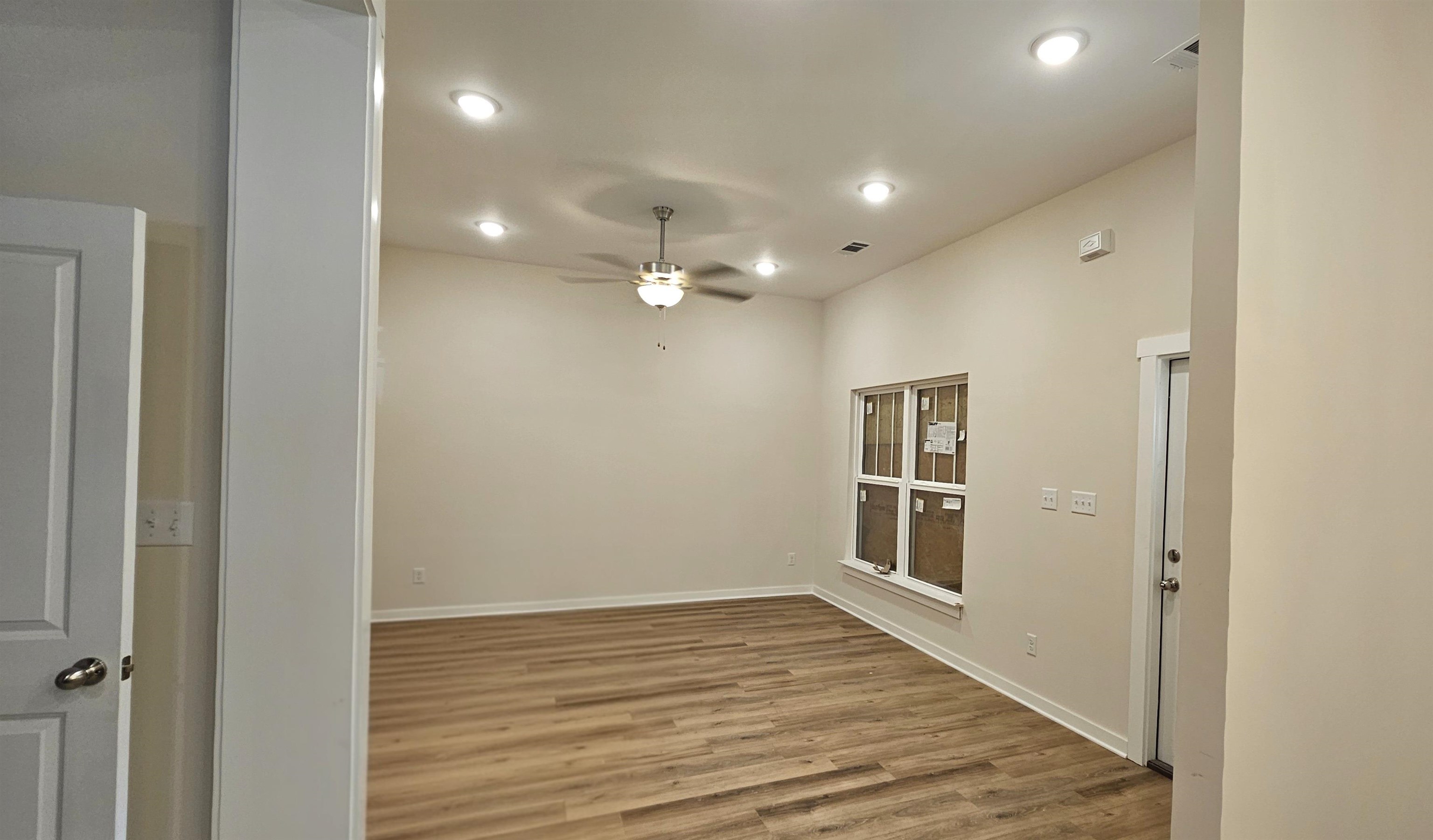 1546 Humber St Property Photo 7