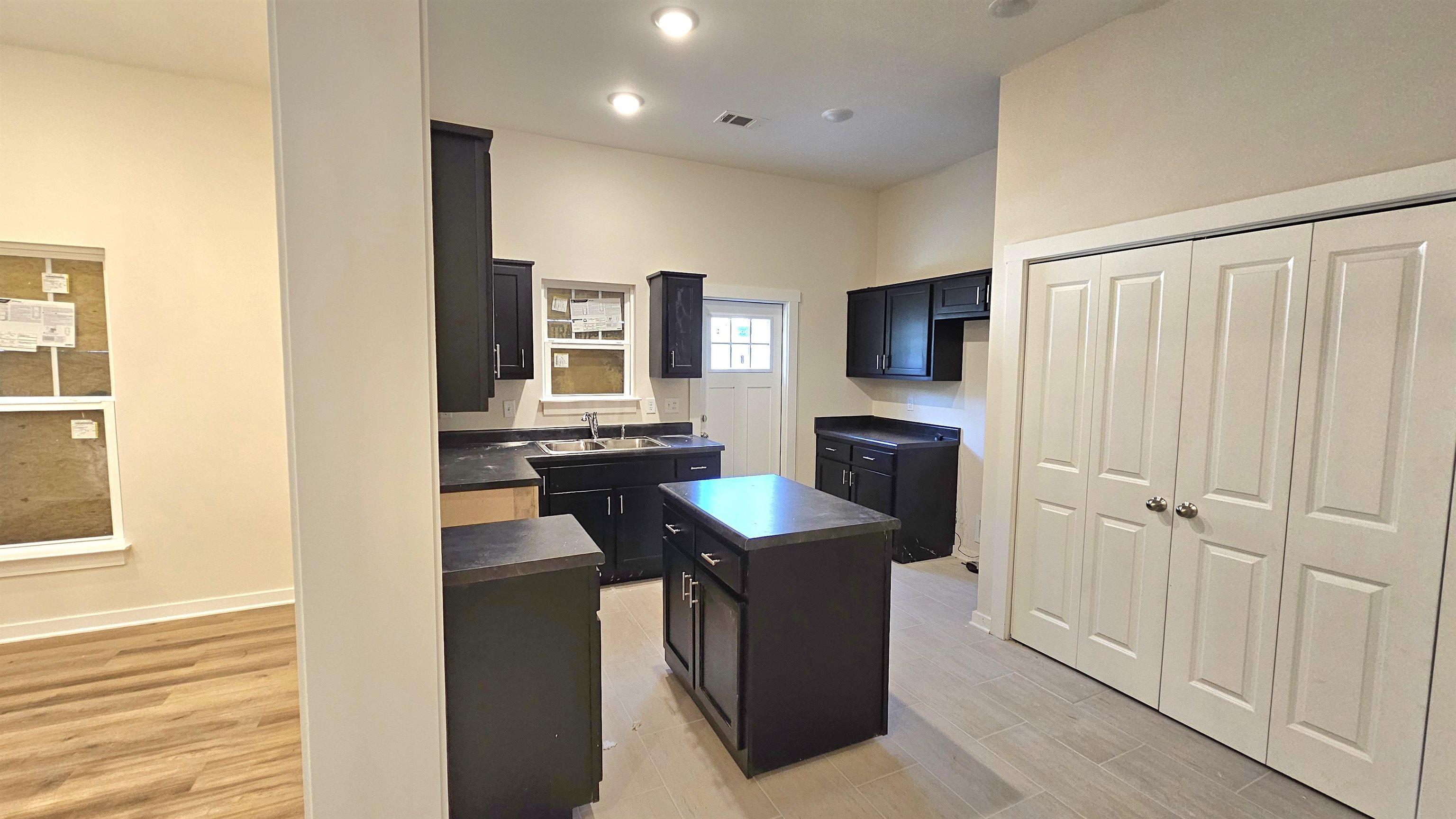 1546 Humber St Property Photo 11