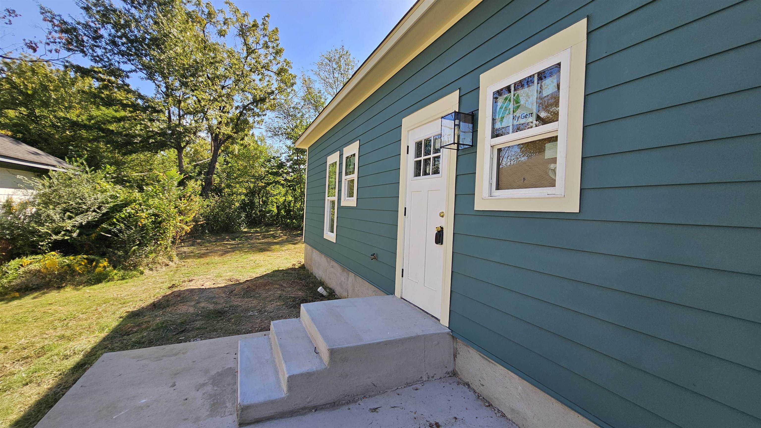 1546 Humber St Property Photo 28
