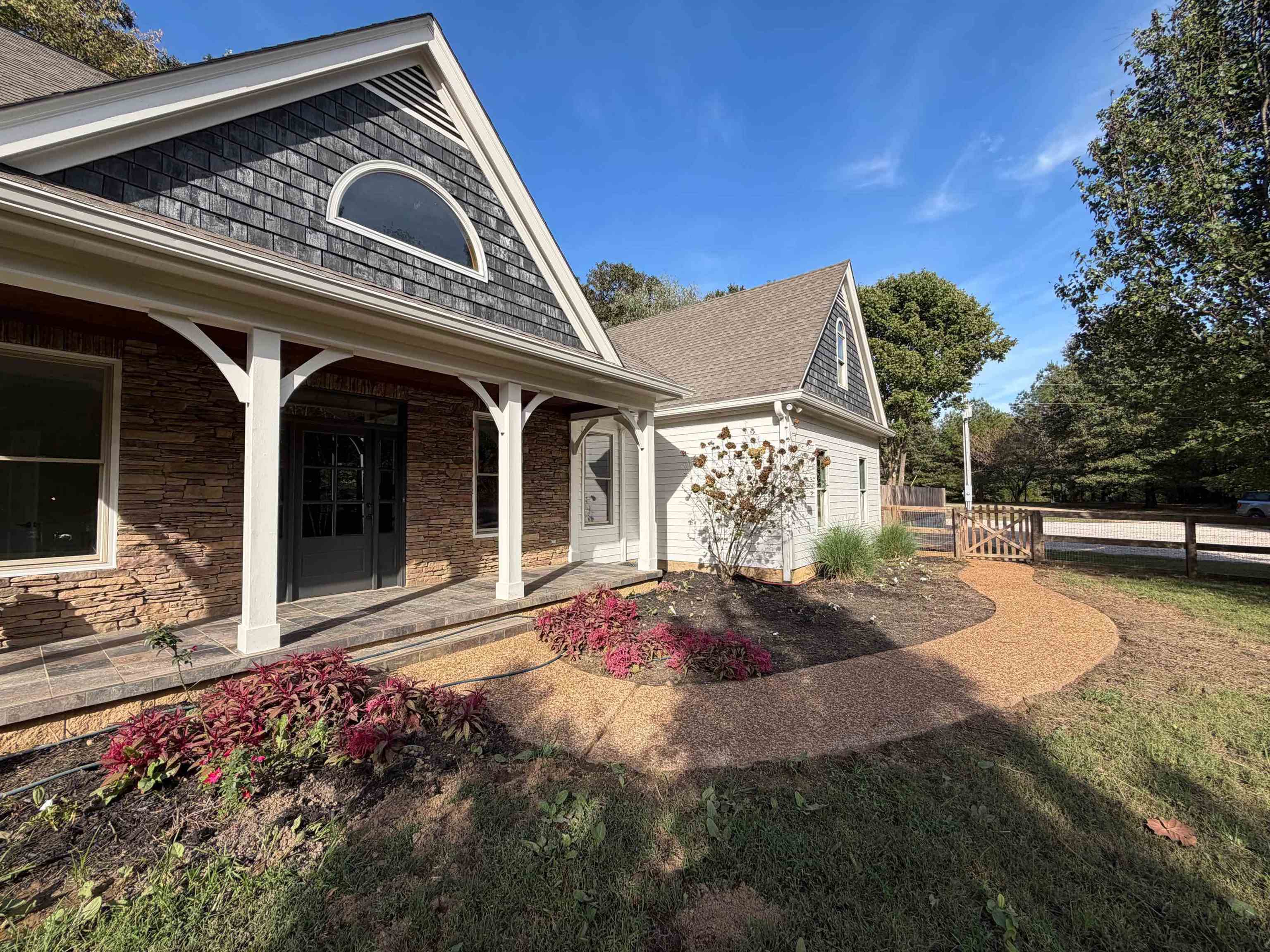 350 Bailey Morrison Dr Property Photo 1