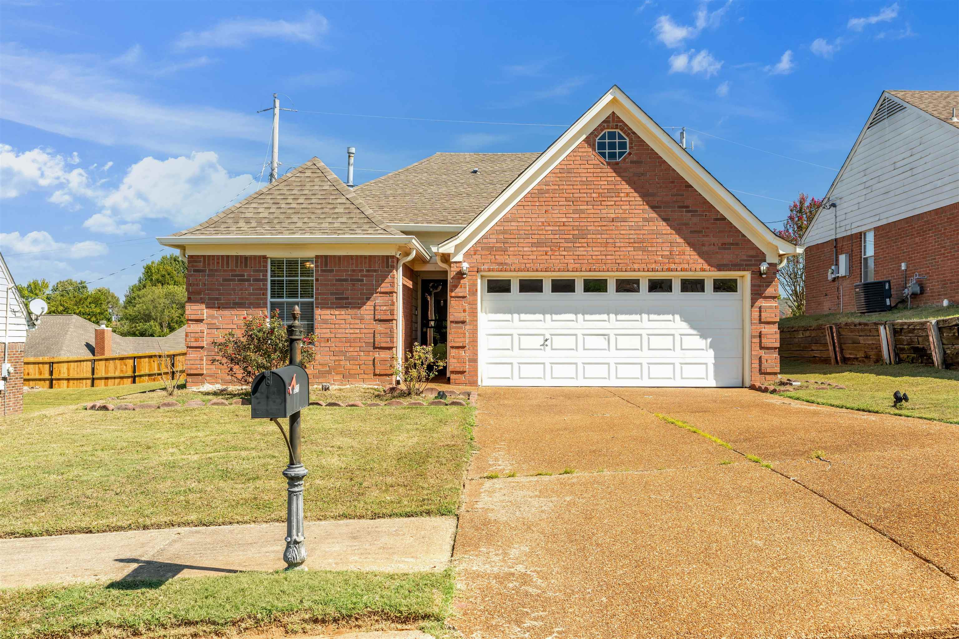 2210 Stone Stream Dr Property Photo 1