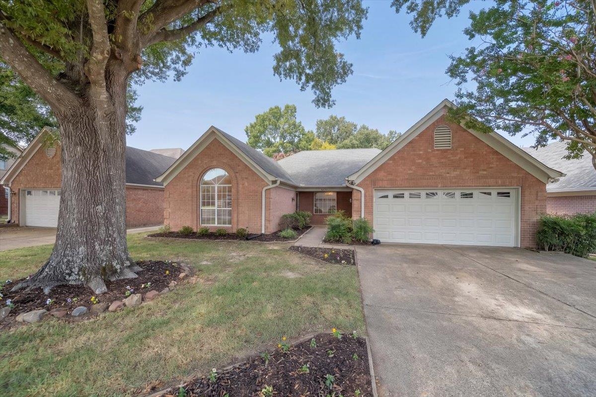 6470 Belmont Cv Property Photo 2