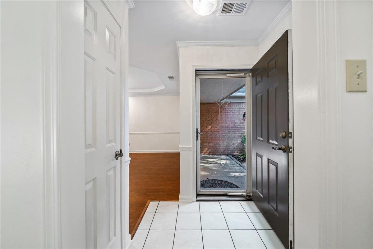 6470 Belmont Cv Property Photo 5