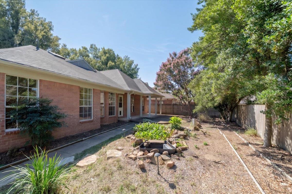 6470 Belmont Cv Property Photo 32