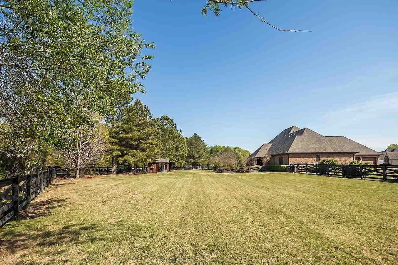210 Hidden Grove Ct Property Photo 23