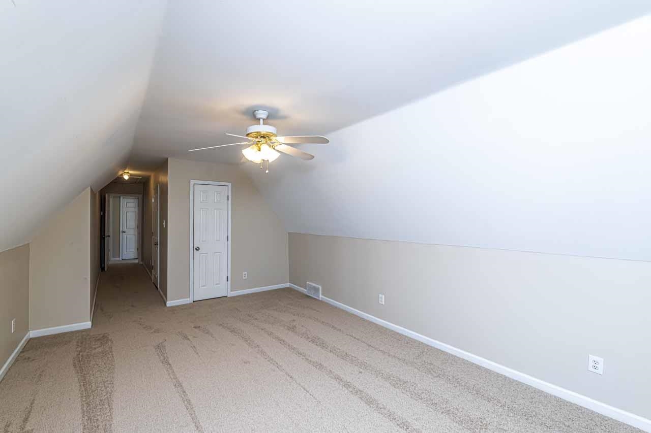 252 Kings Dr Property Photo 24