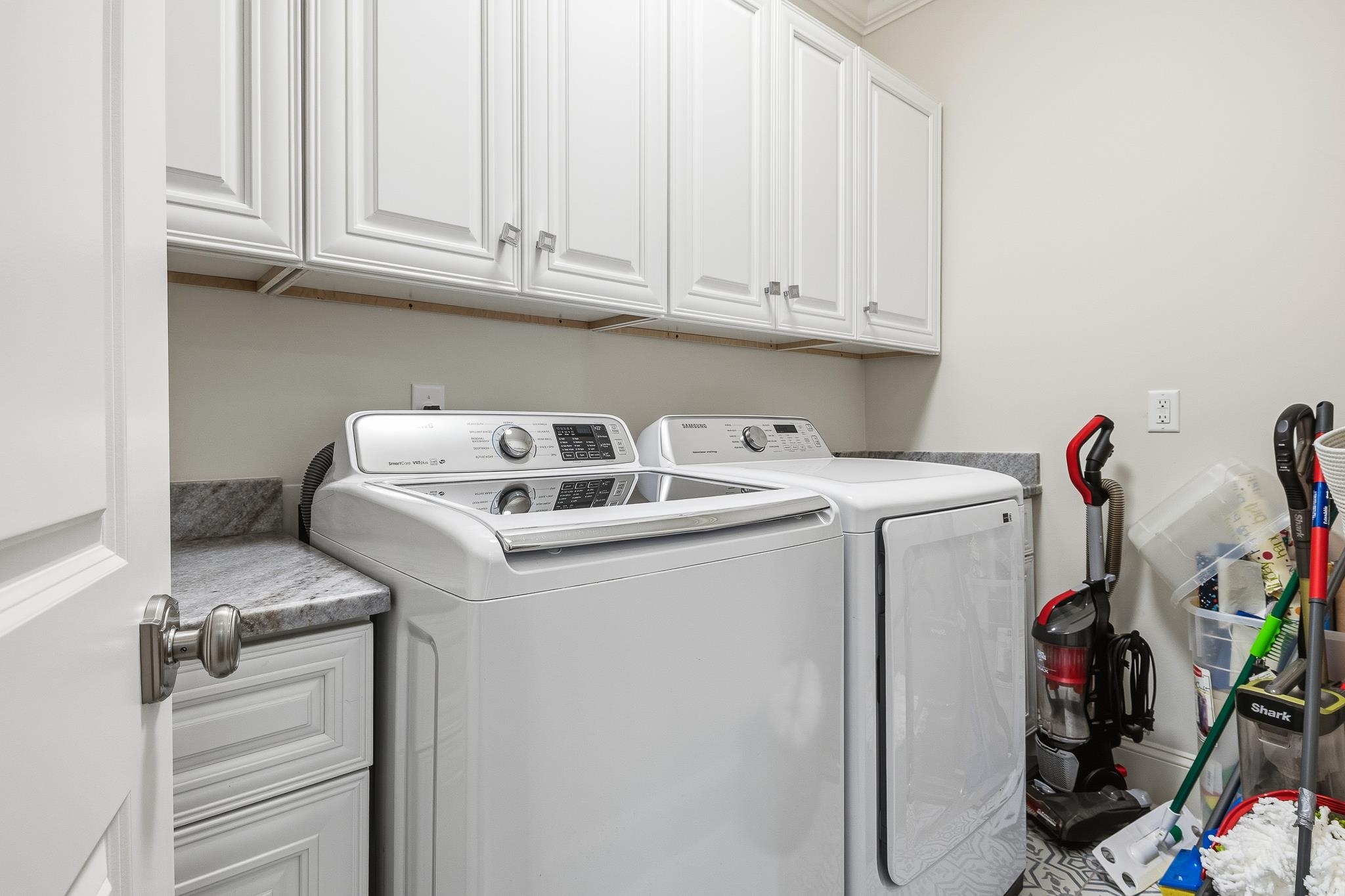 1521 Linden Ave Property Photo 28