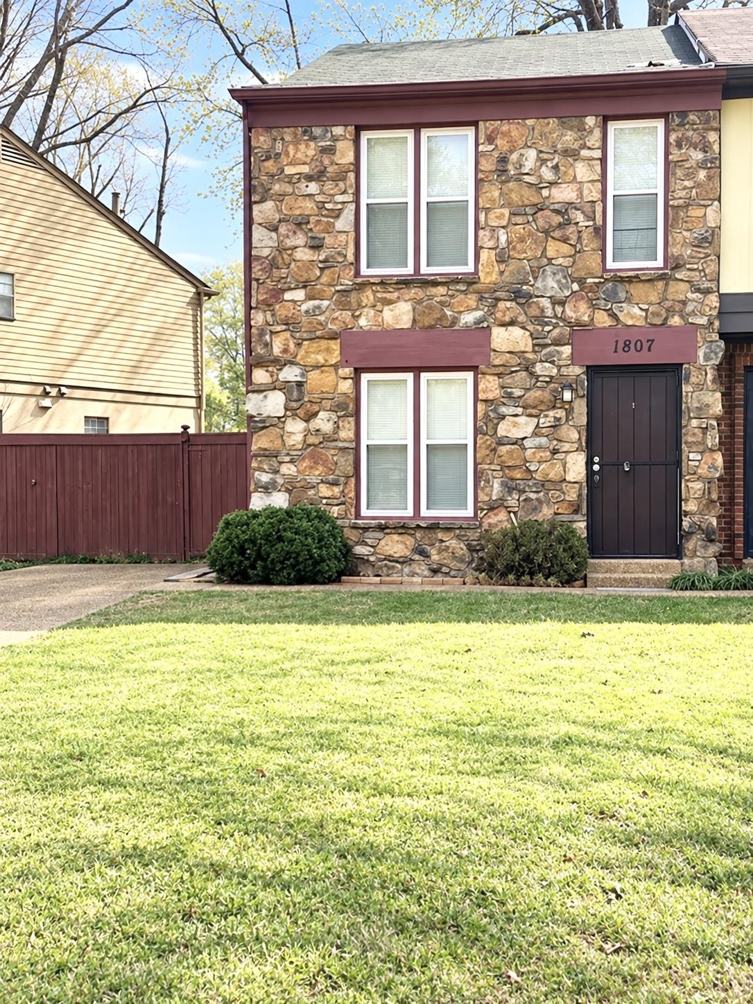 1807 Grovehaven Cir 1807 Property Photo 1