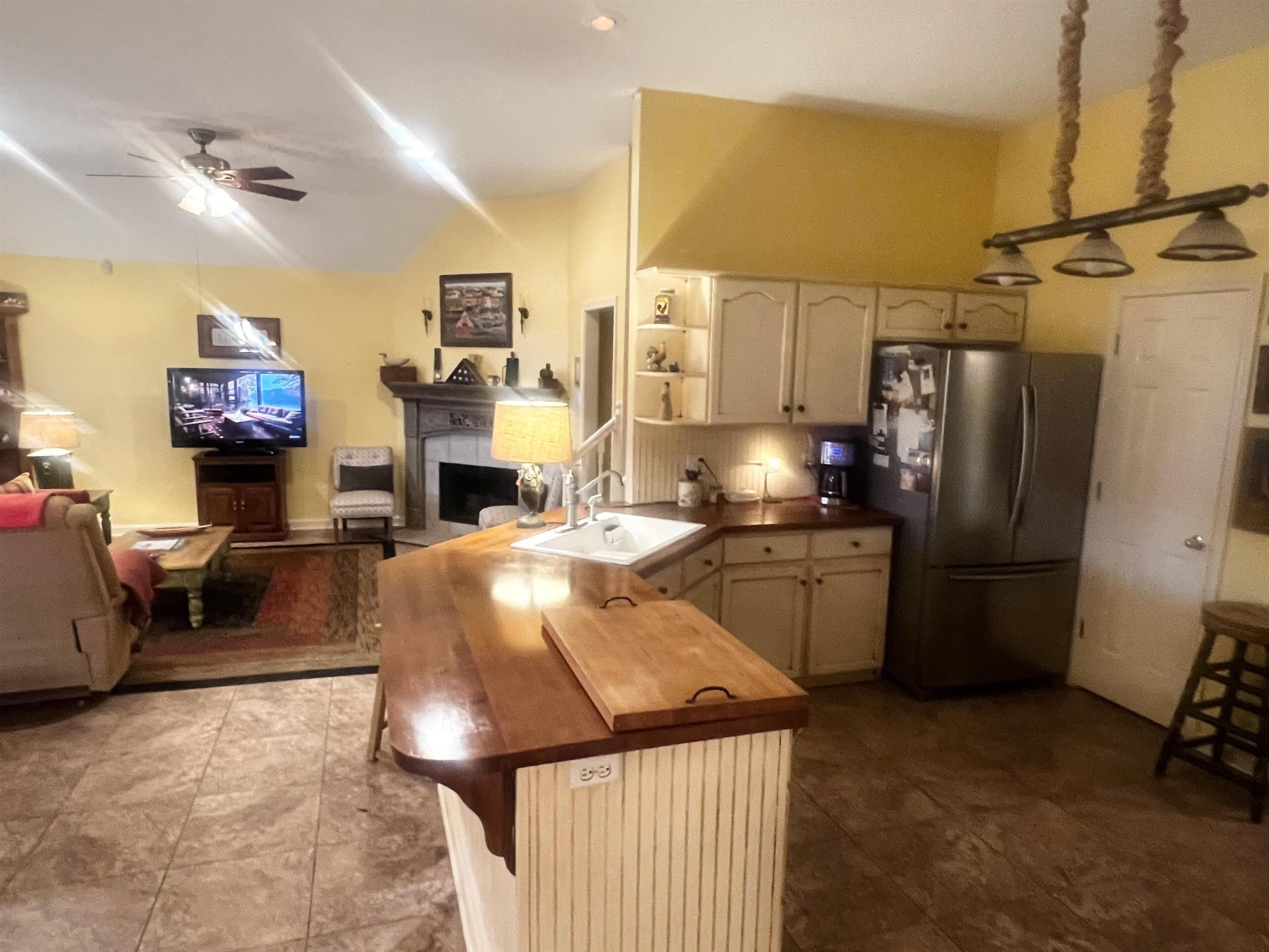 3181 Woodsman Ln Property Photo 5