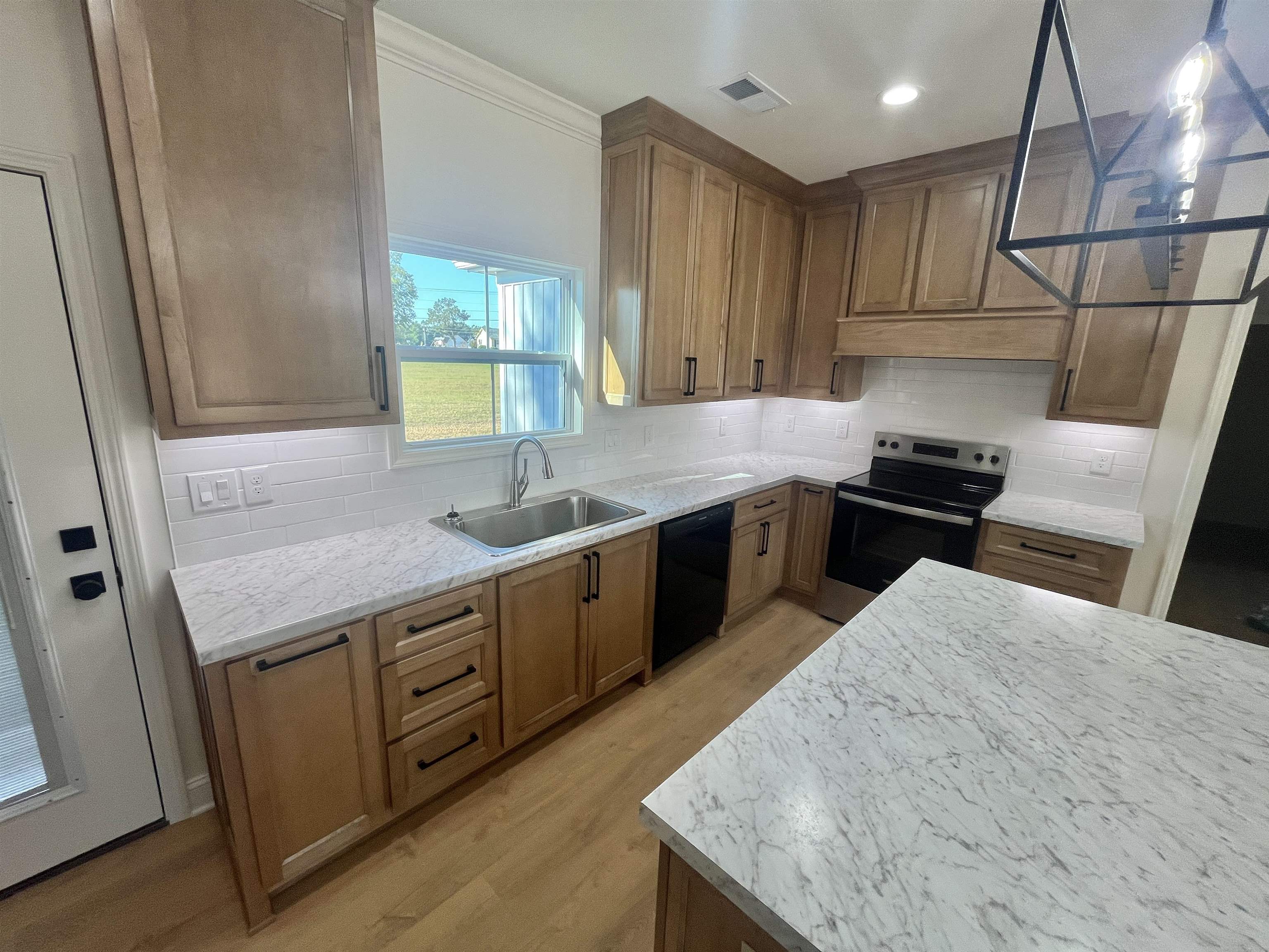 120 Maple St Property Photo 11