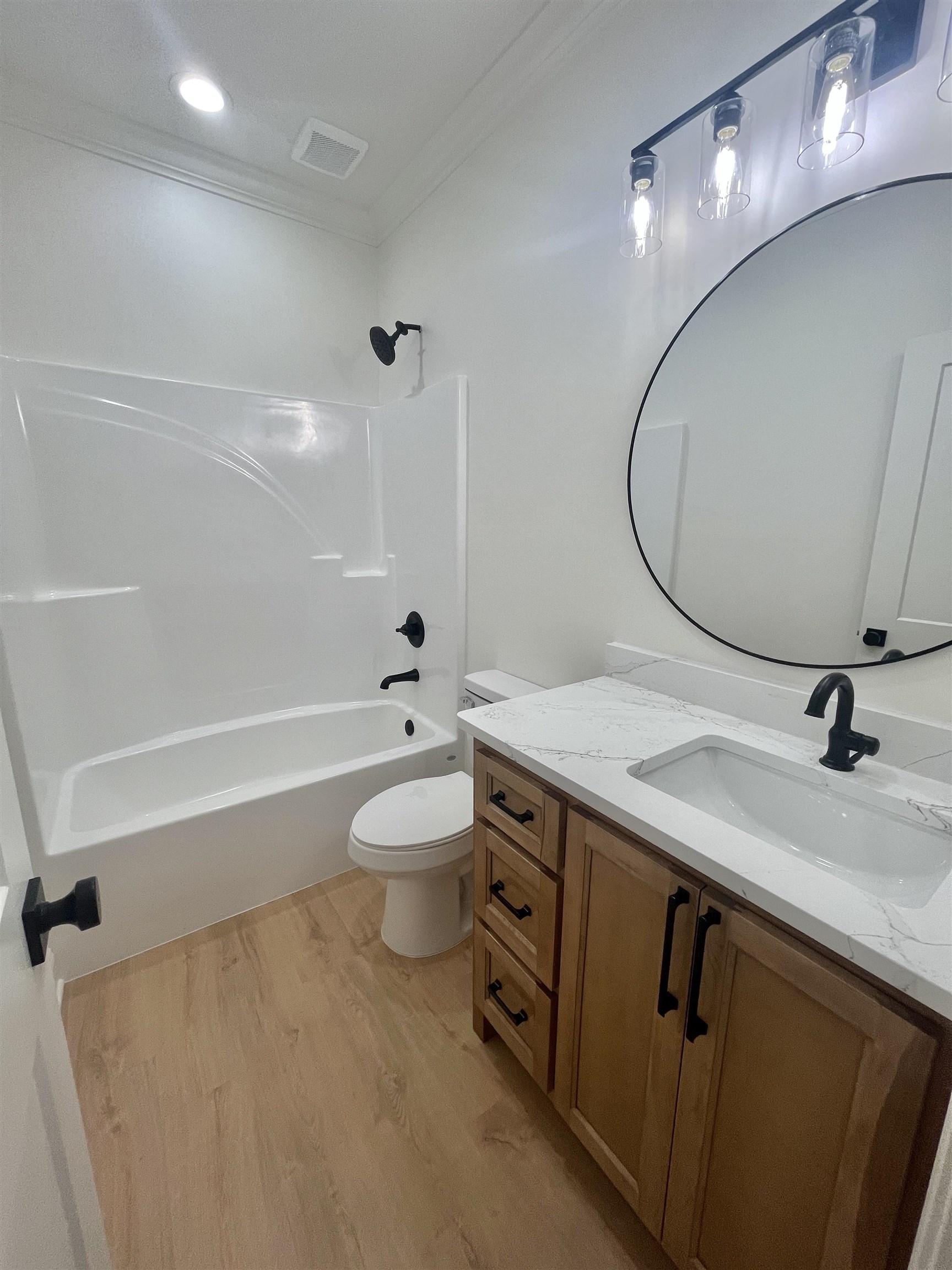 120 Maple St Property Photo 13