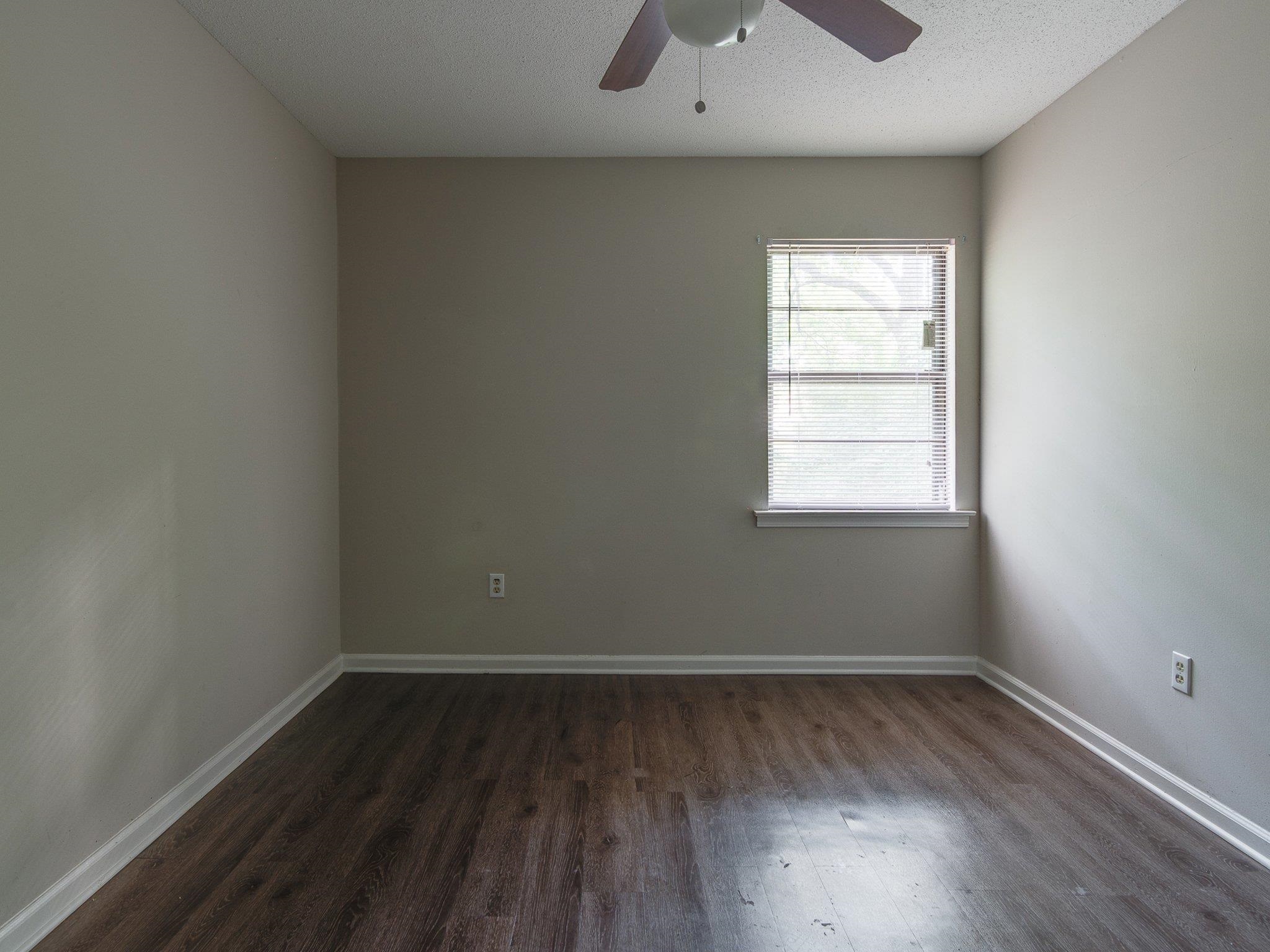 6077 Selkirk Dr Property Photo 3