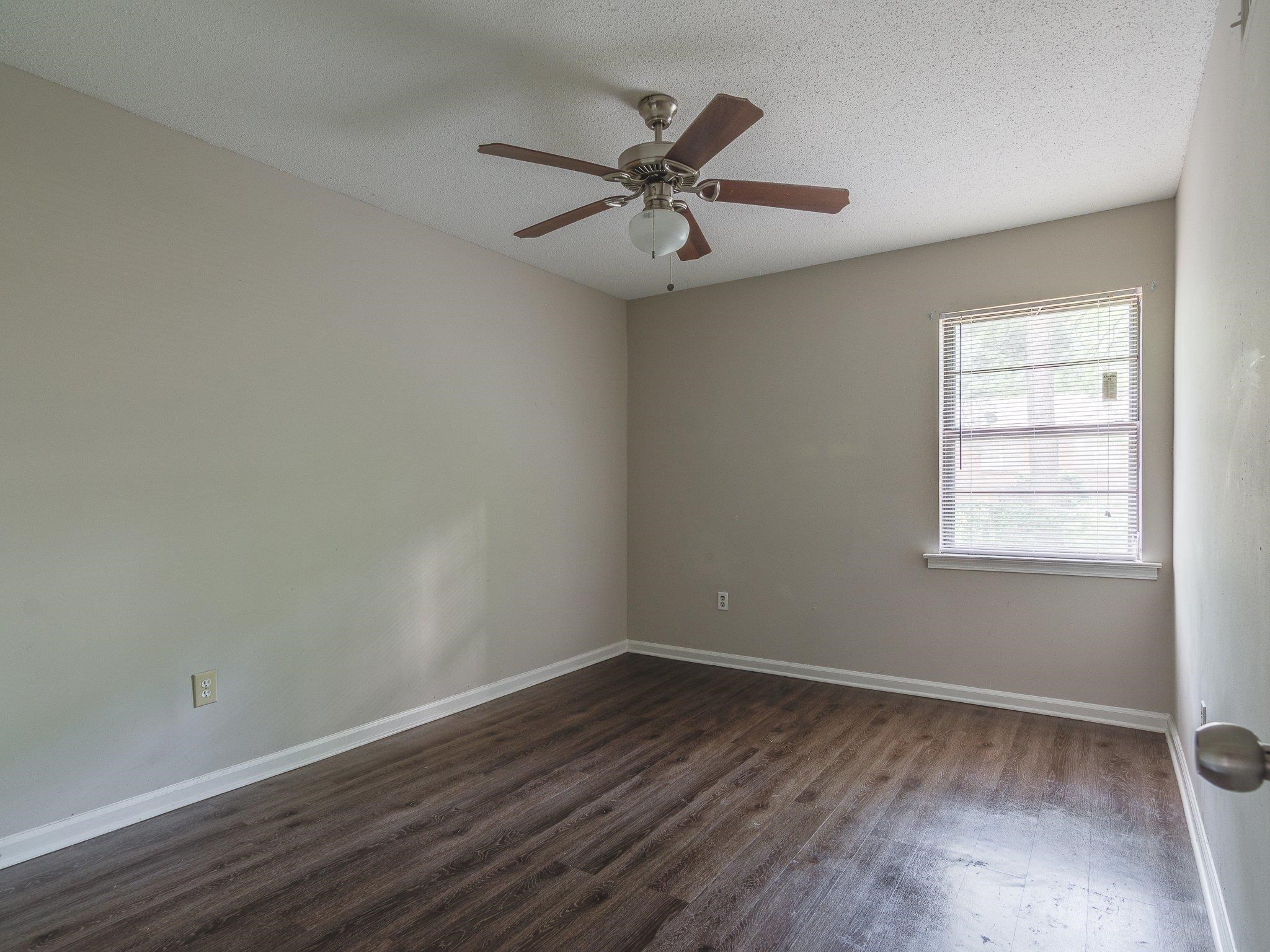 6077 Selkirk Dr Property Photo 9