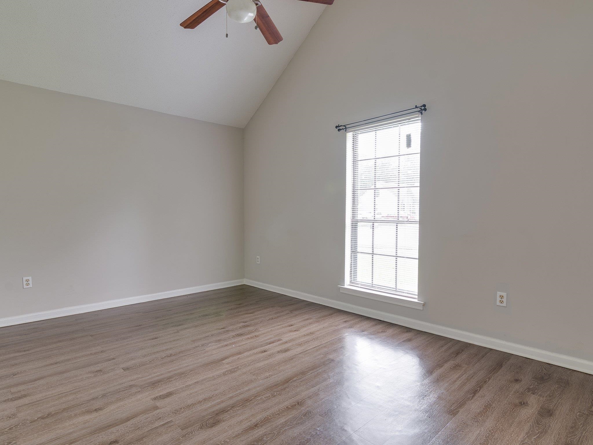 6077 Selkirk Dr Property Photo 10