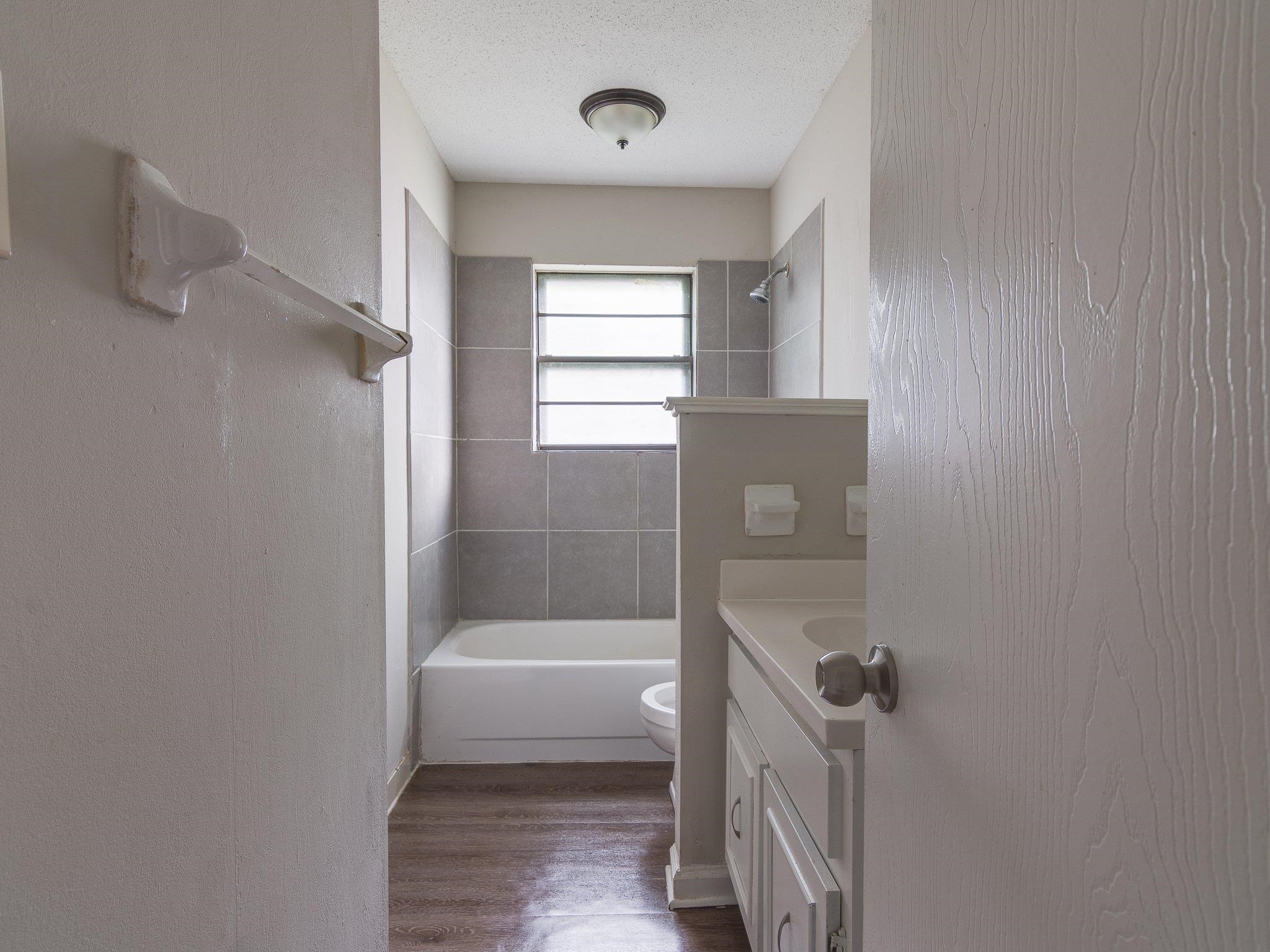6077 Selkirk Dr Property Photo 13