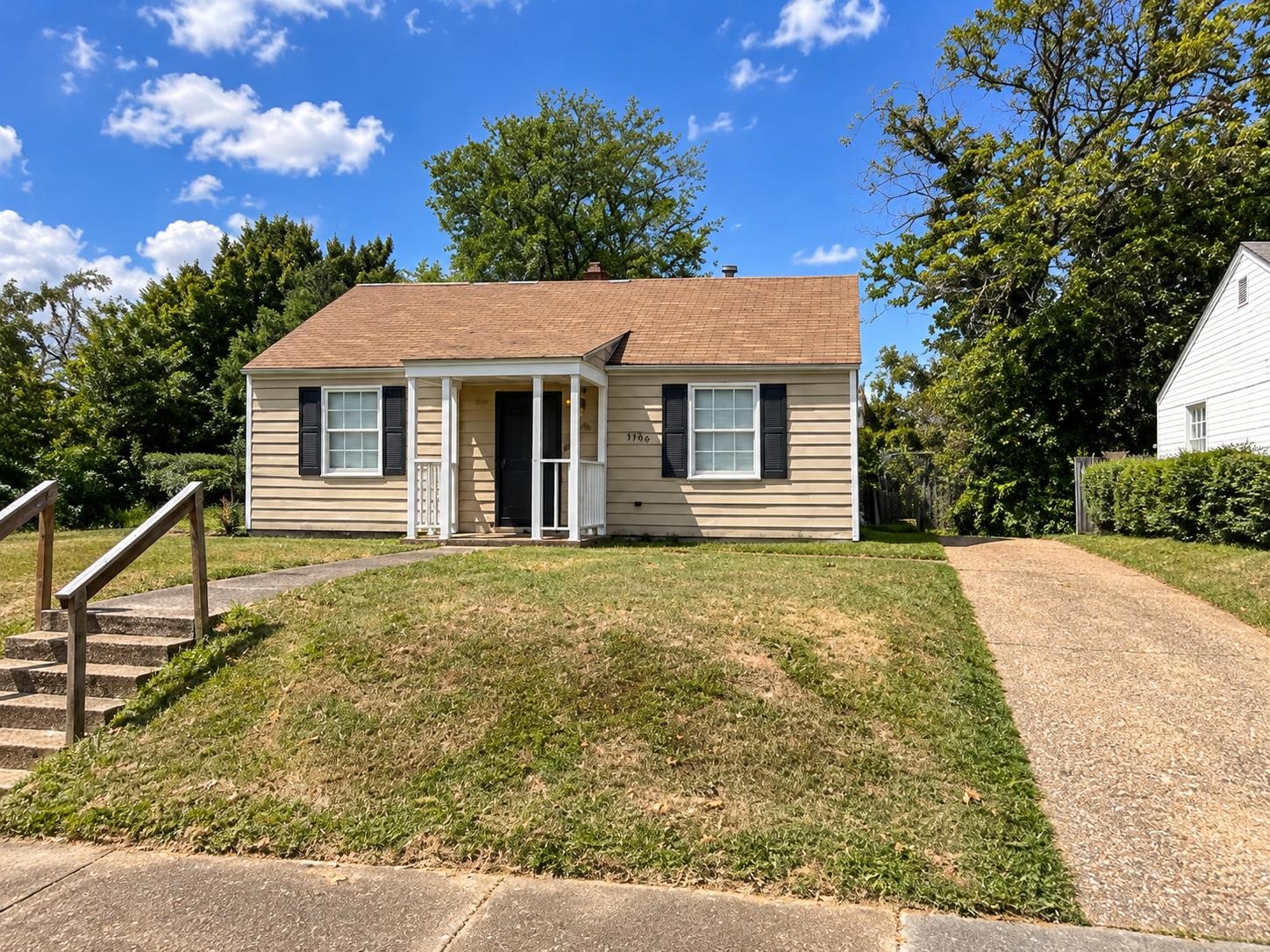 1587 CAMERON ST Property Photo 1