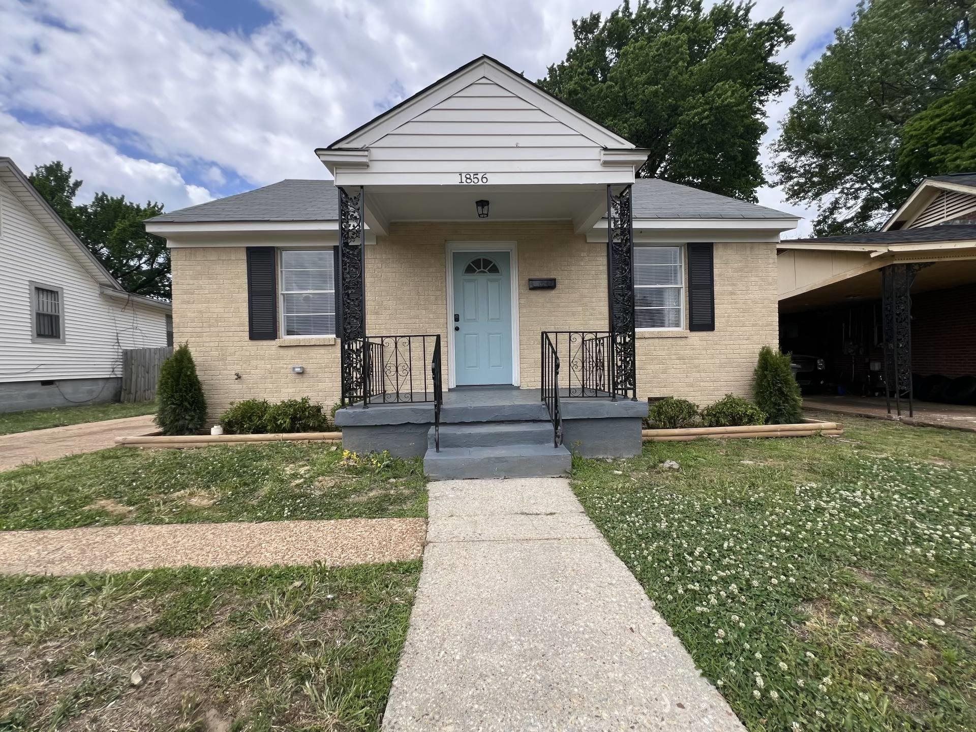 1856 Glory Cir Property Photo 1