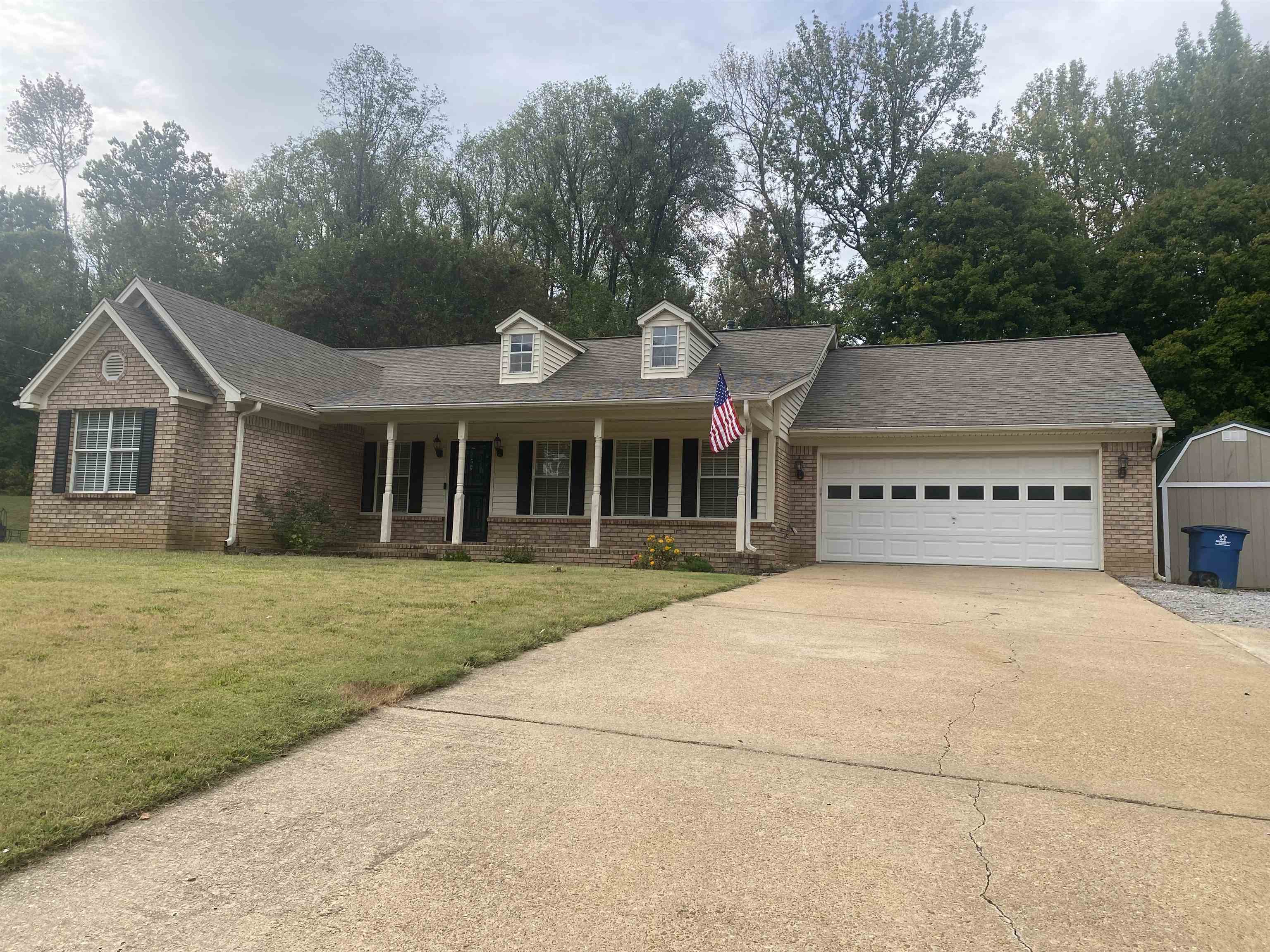 153 Fleming Ave Property Photo 1