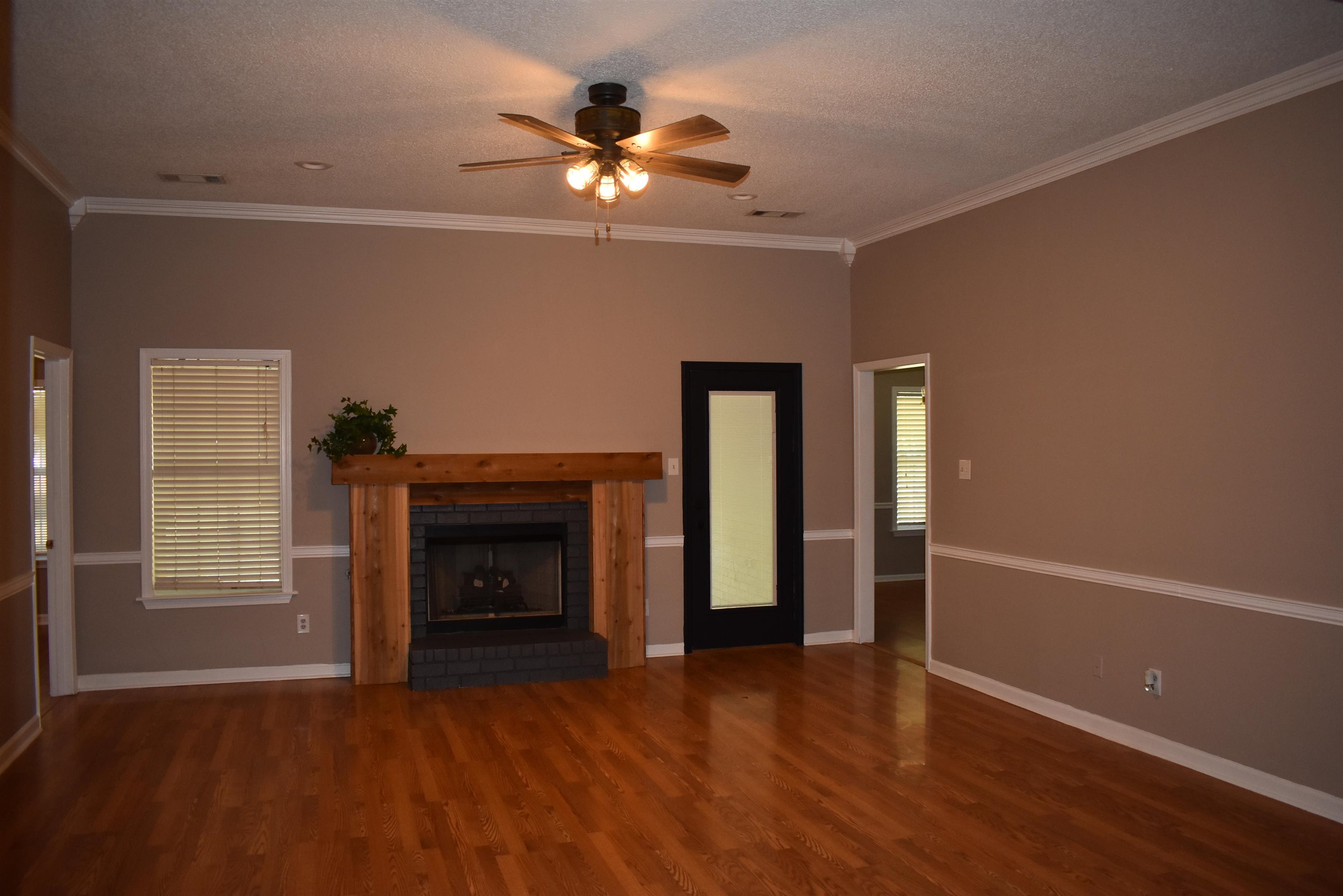 153 Fleming Ave Property Photo 5