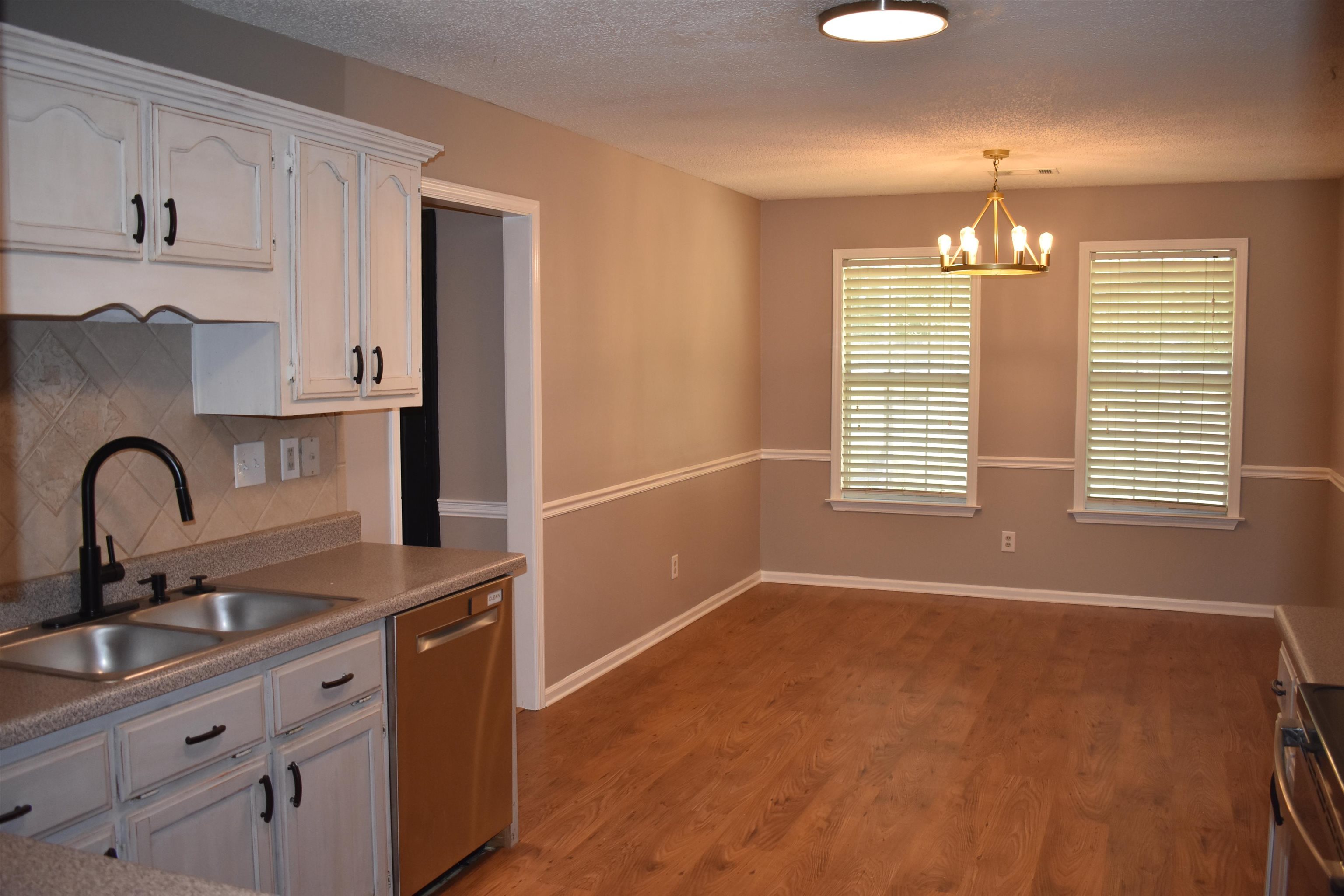 153 Fleming Ave Property Photo 11
