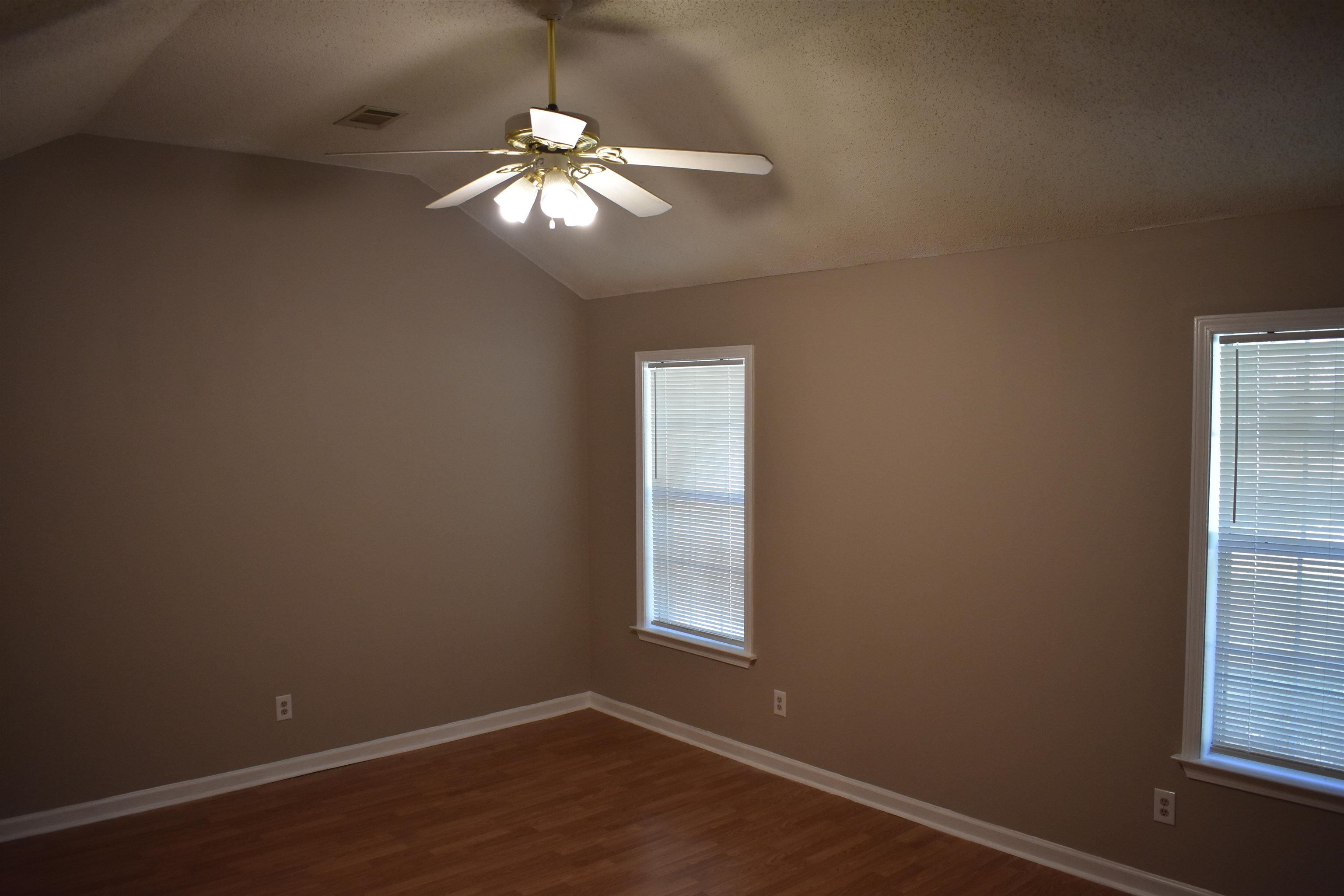 153 Fleming Ave Property Photo 13