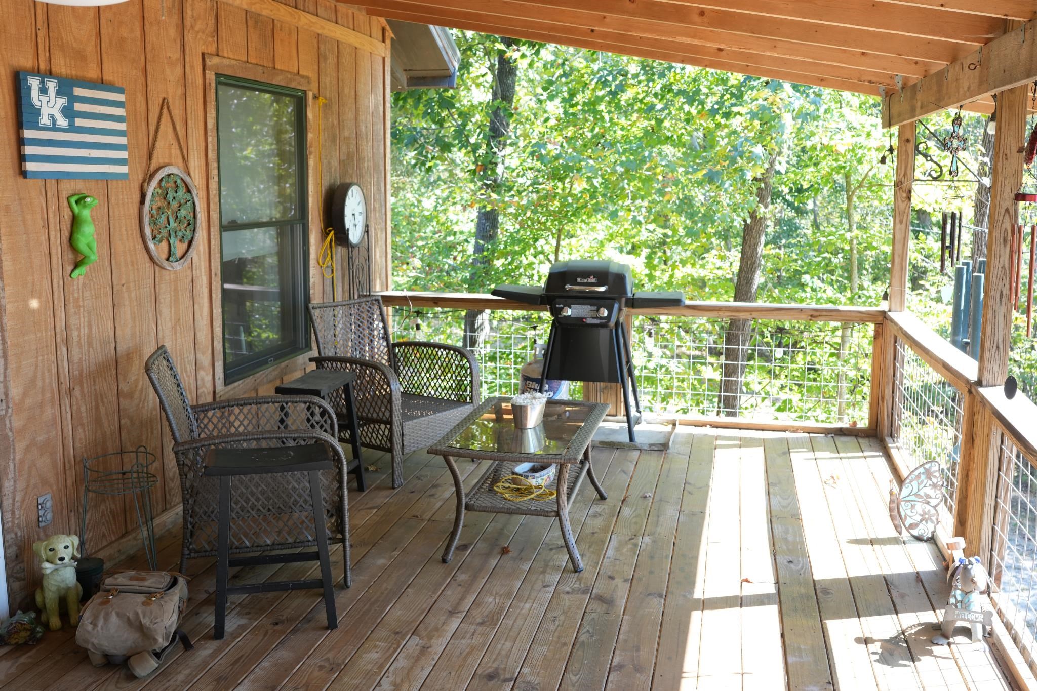 365 Chalk Bluff Ln Property Photo 6