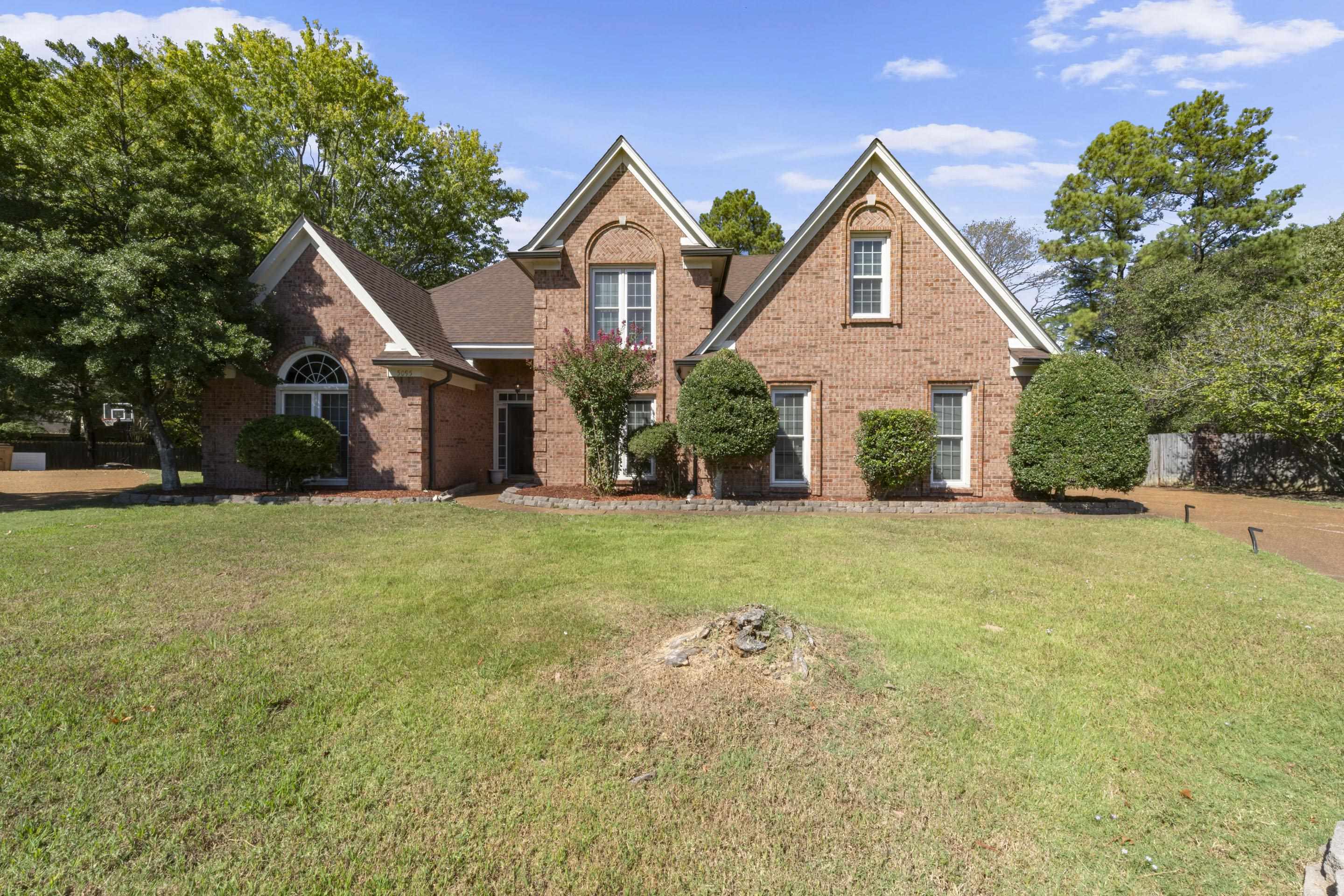 5095 COTSWOLD LN