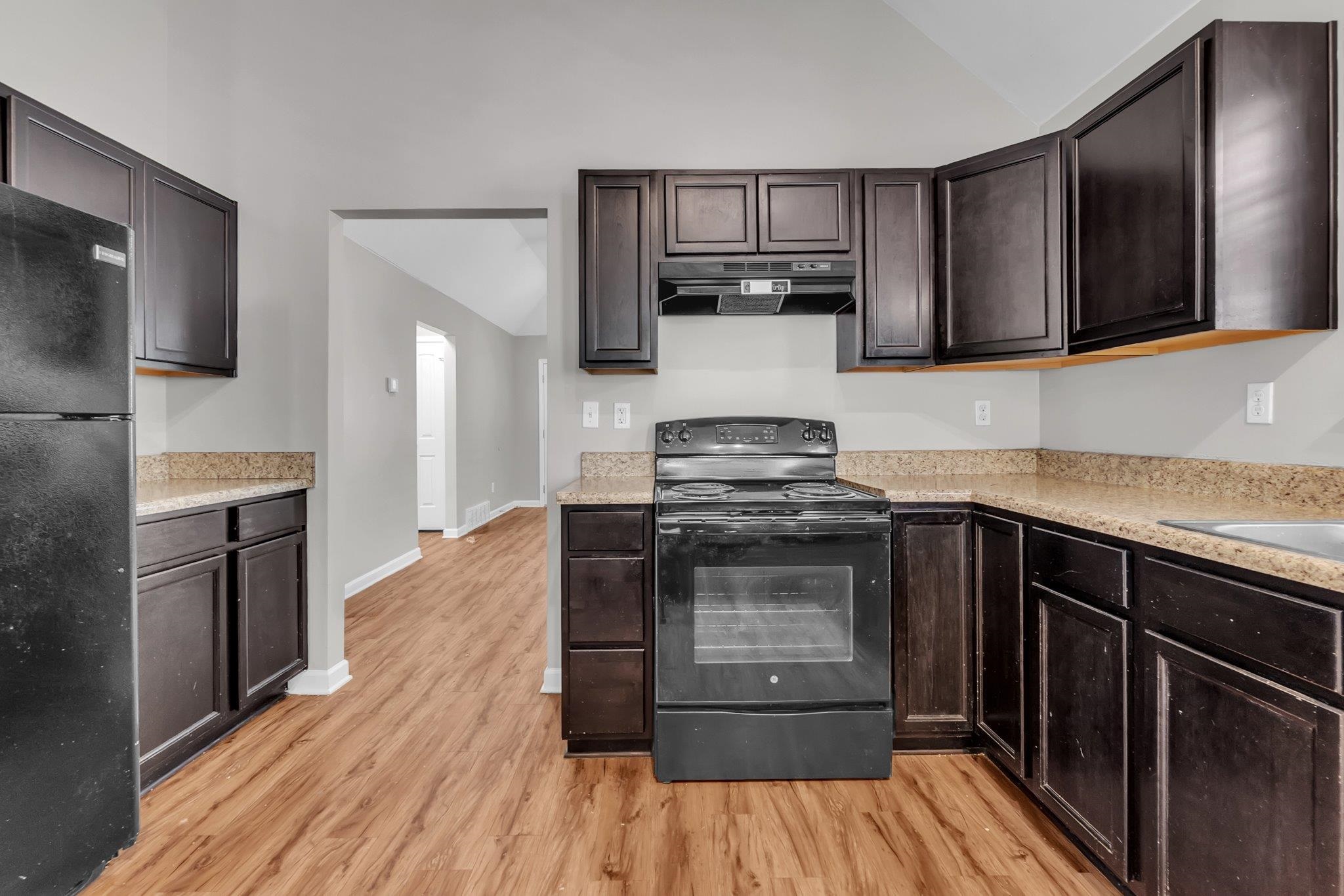 1322 Larkin Ave Property Photo 5