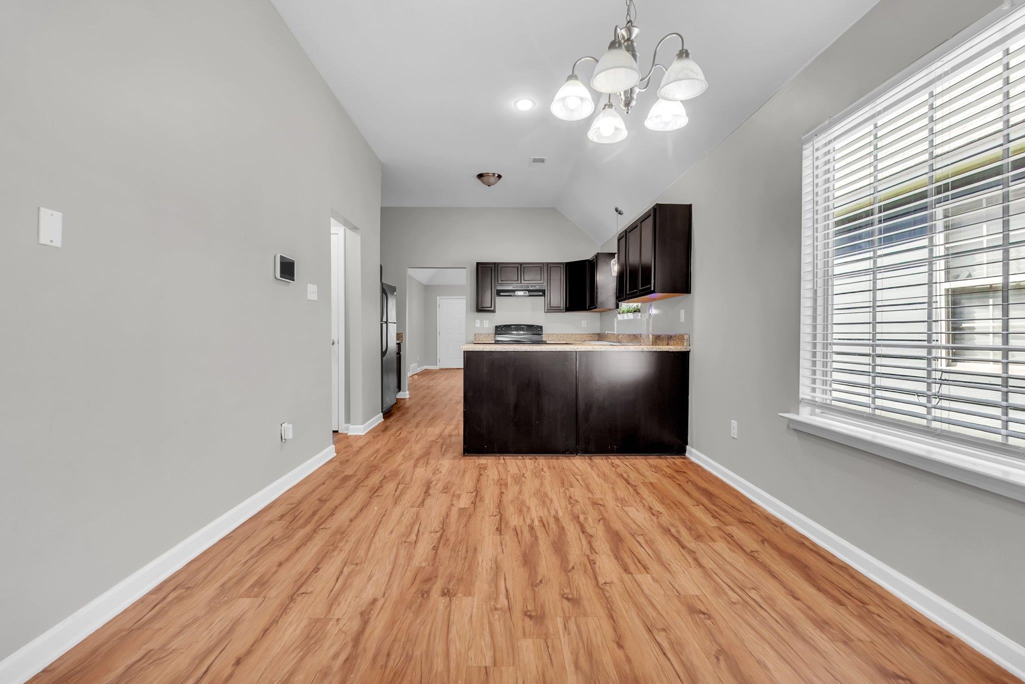 1322 Larkin Ave Property Photo 7