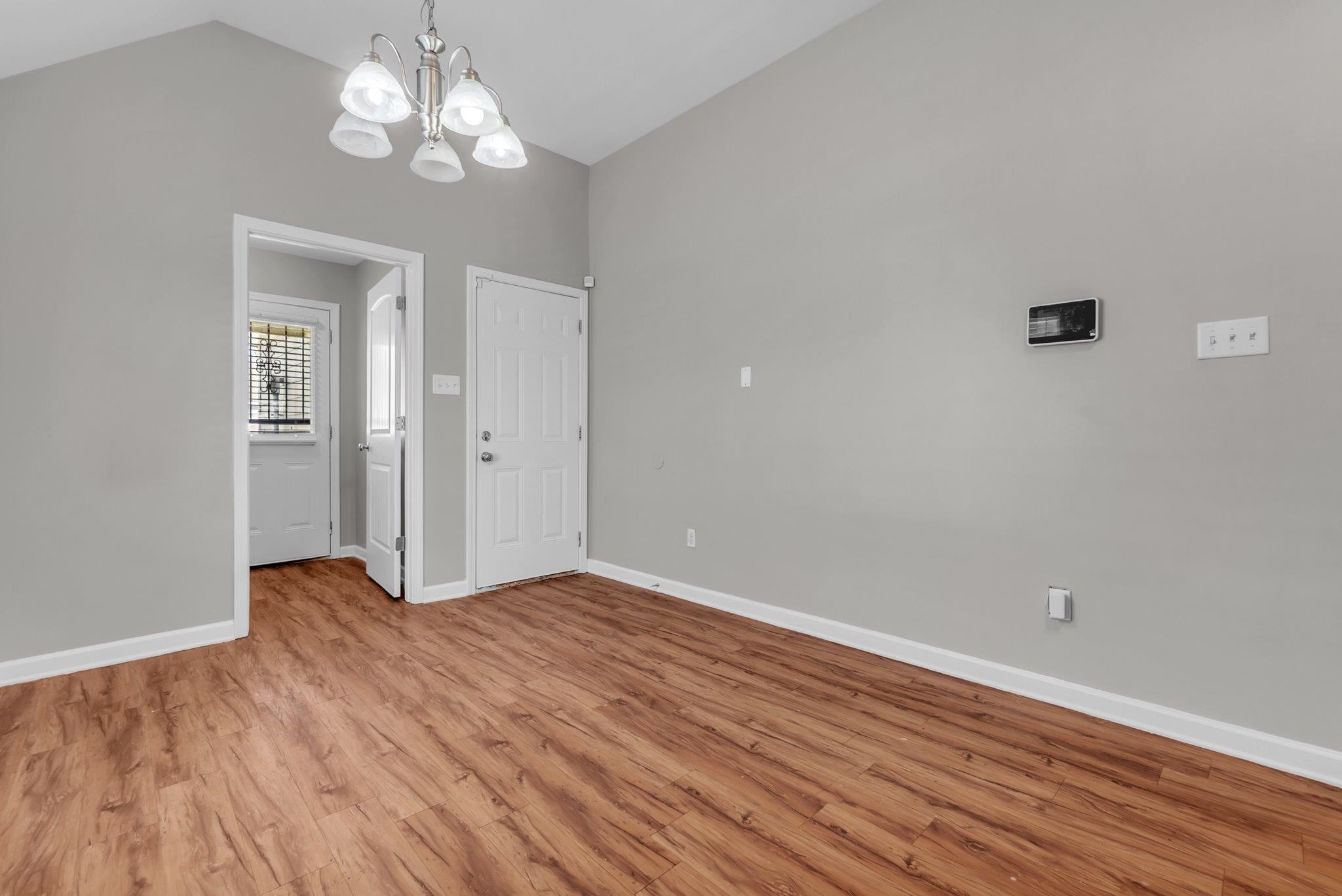 1322 Larkin Ave Property Photo 10