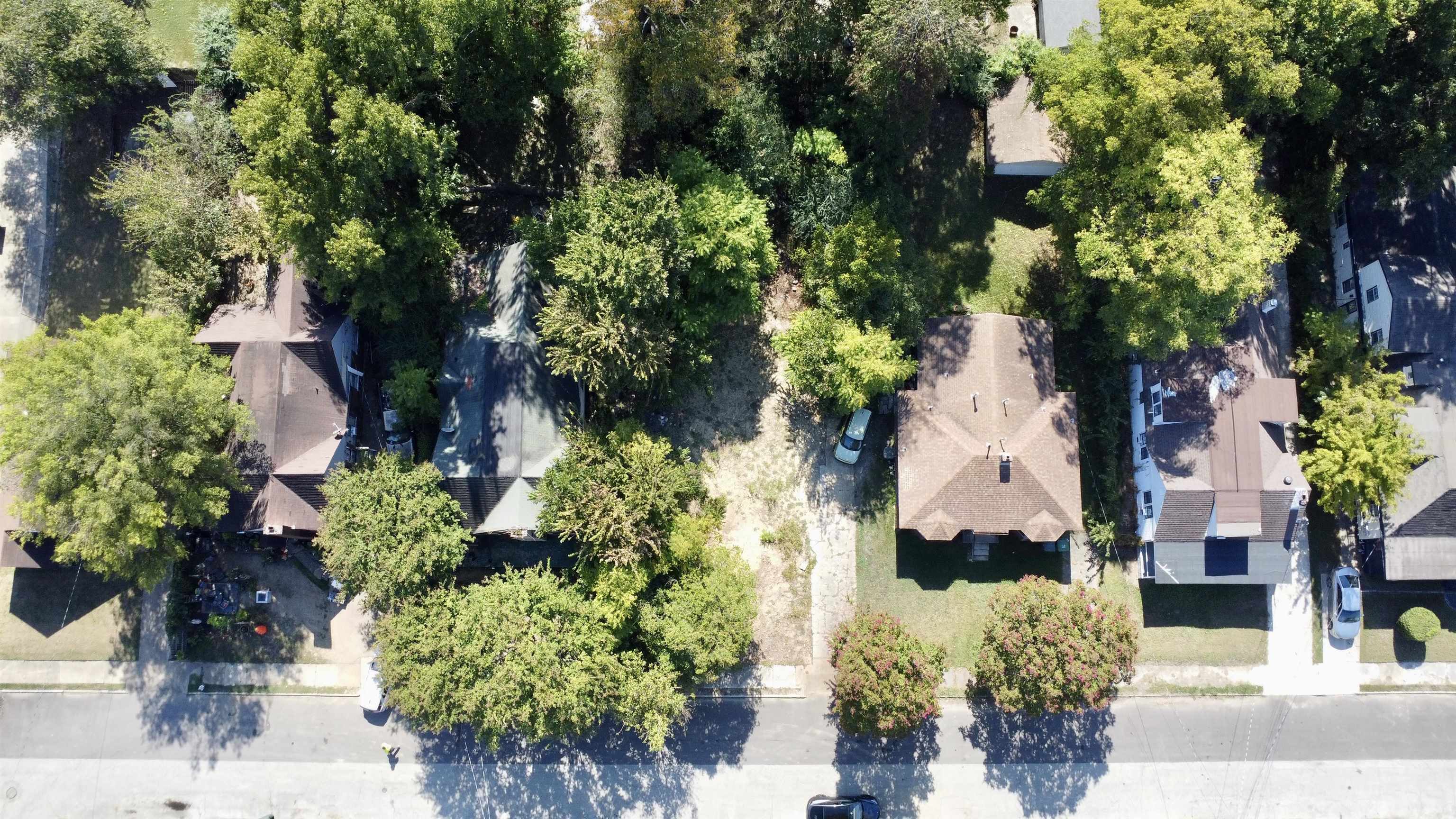 2425 Forrest Ave Property Photo 4