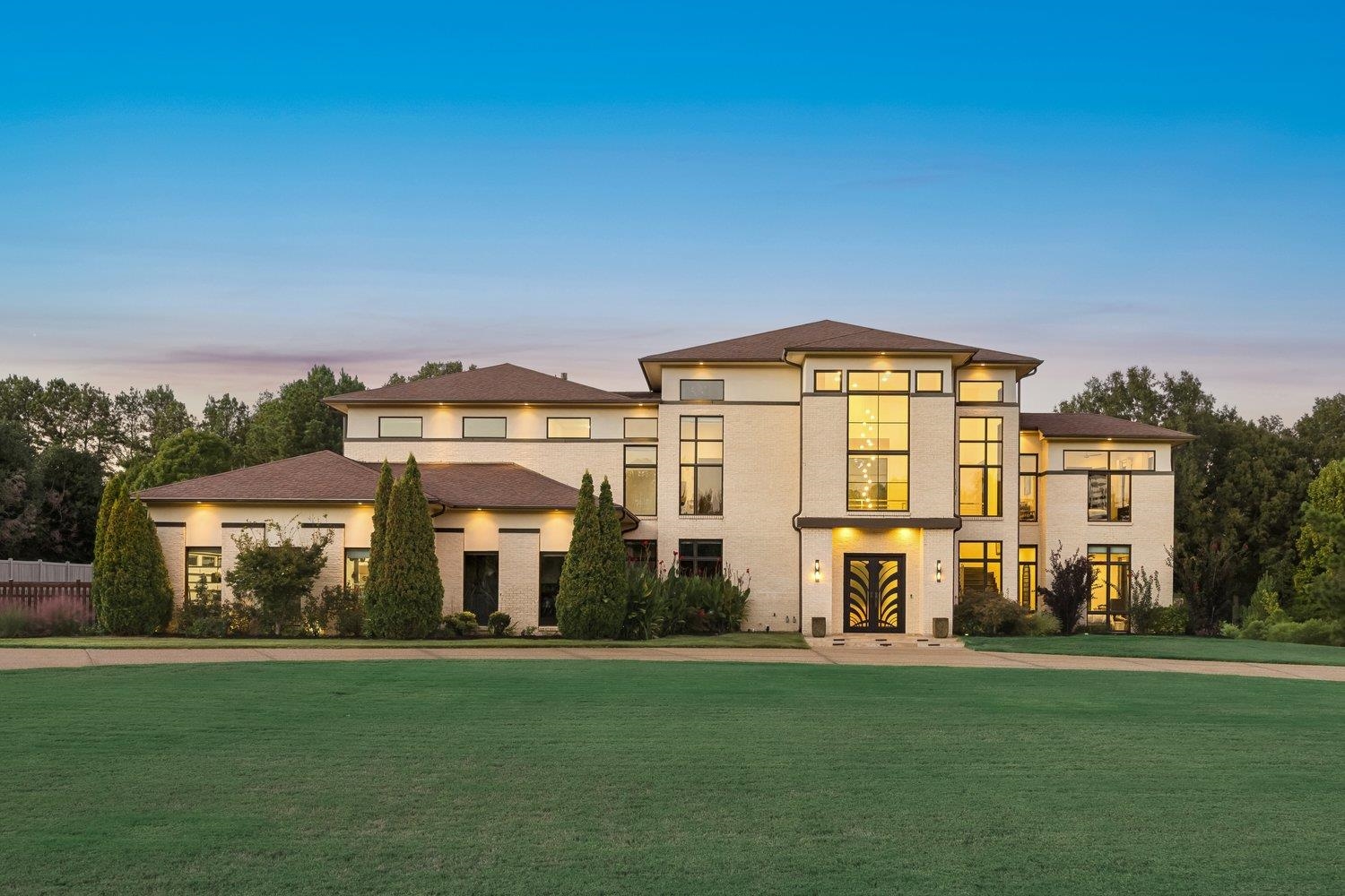 9942 Legends Dr Property Photo 1