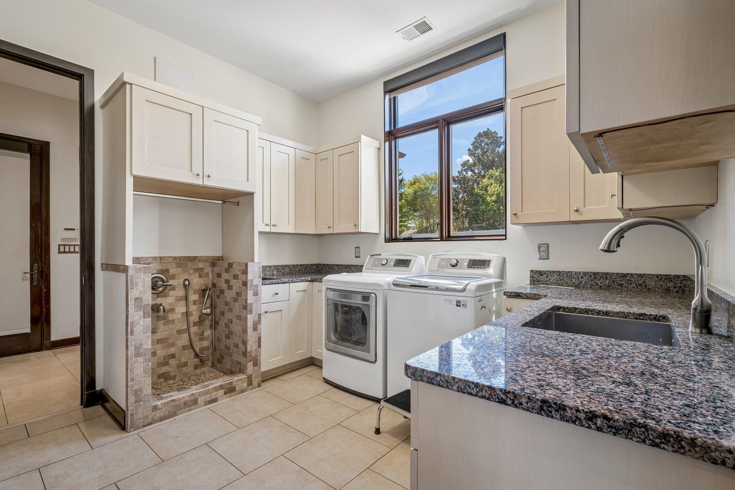 9942 Legends Dr Property Photo 19