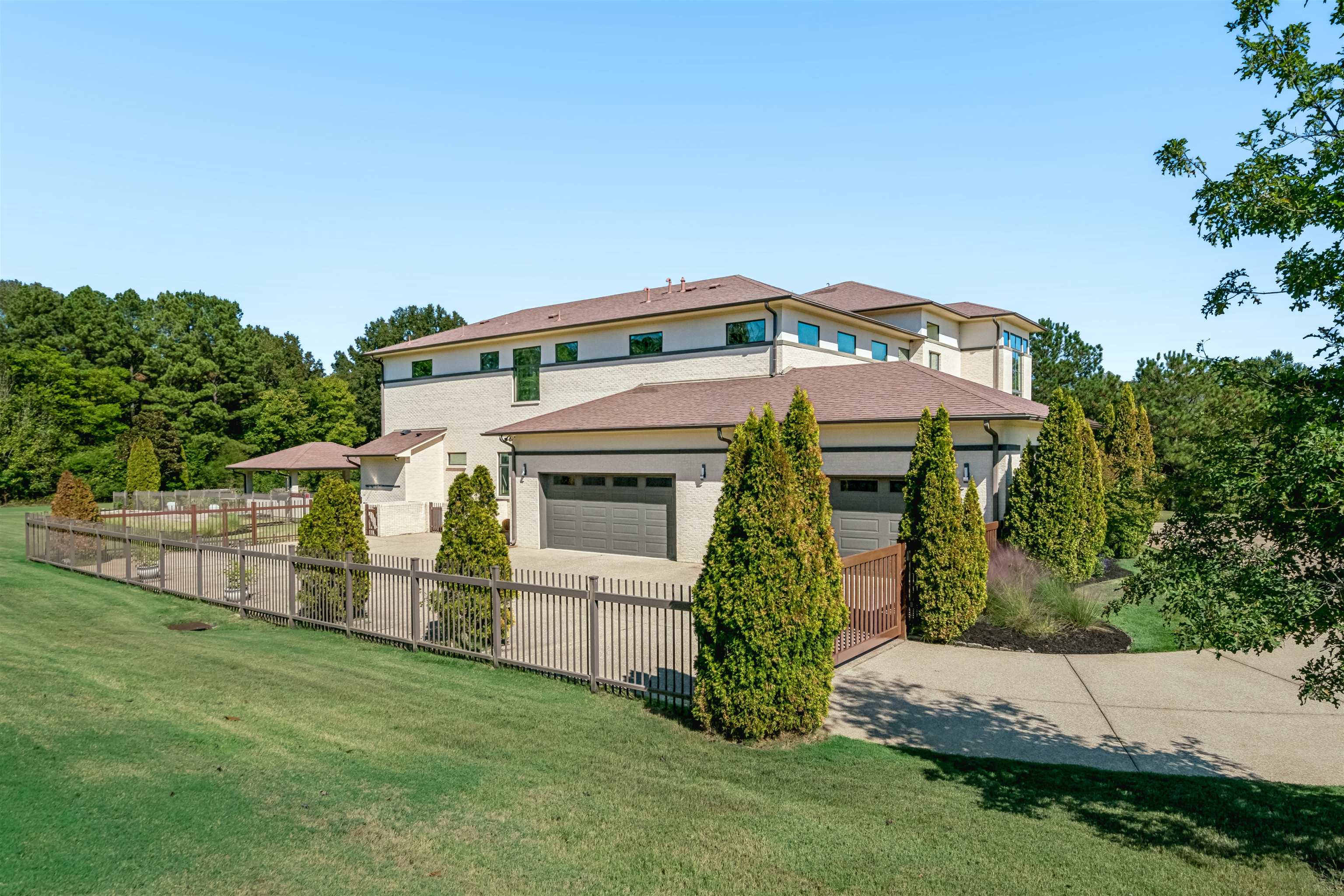 9942 Legends Dr Property Photo 25