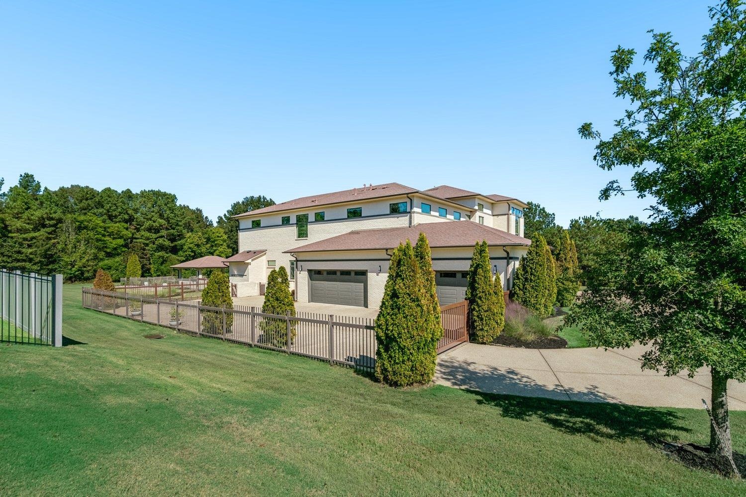 9942 Legends Dr Property Photo 26