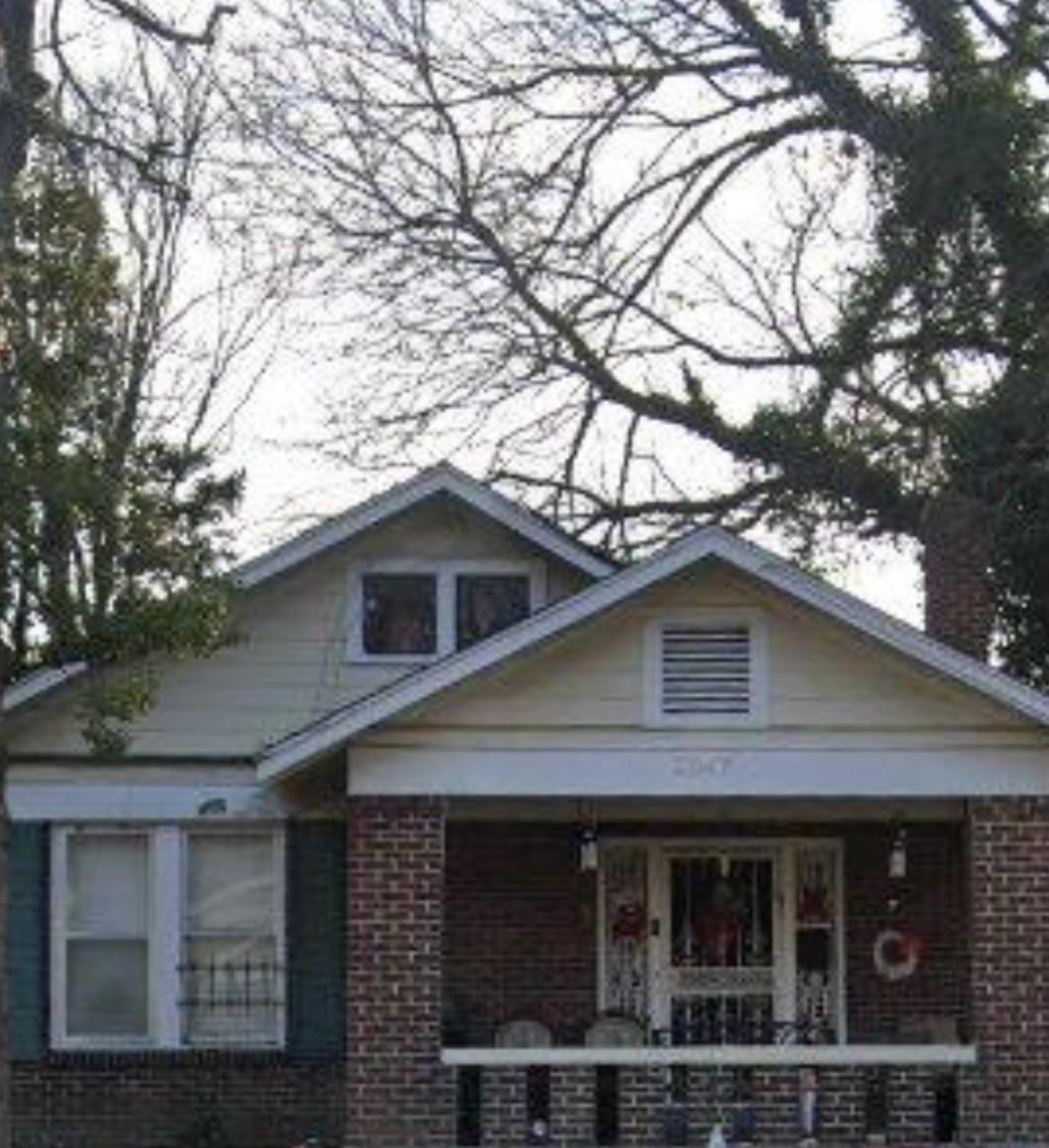 2047 Waverly Ave E Property Photo 1