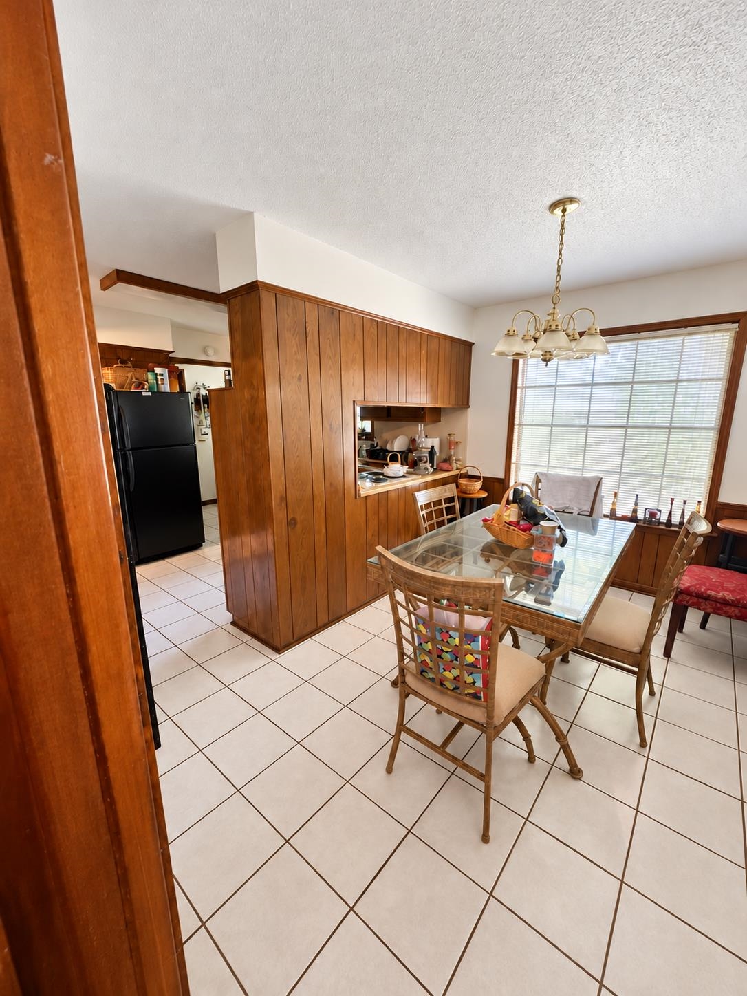3059 Edgeworth Ln Property Photo 5