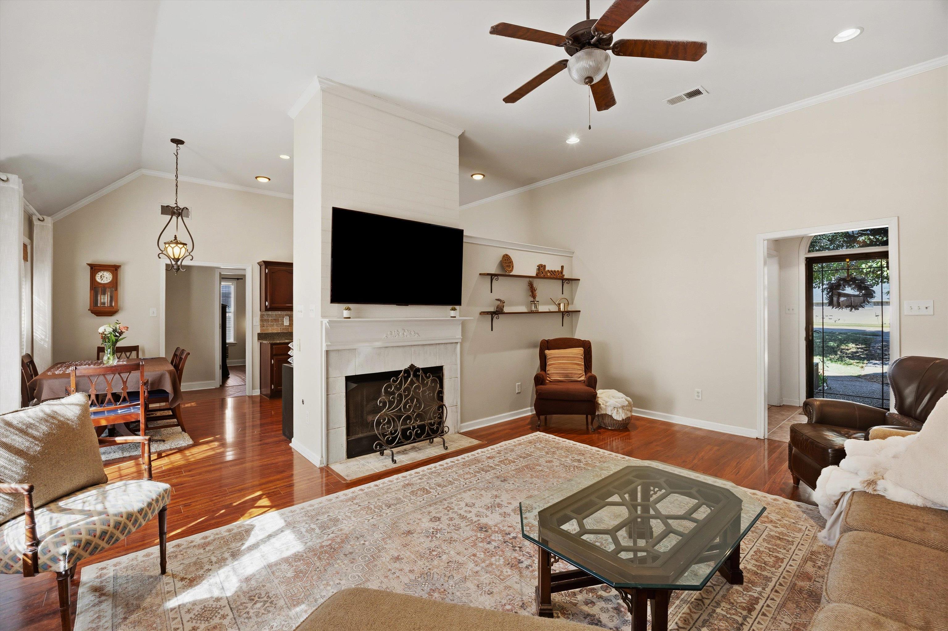 7735 Shadow Elm Rd Property Photo 10