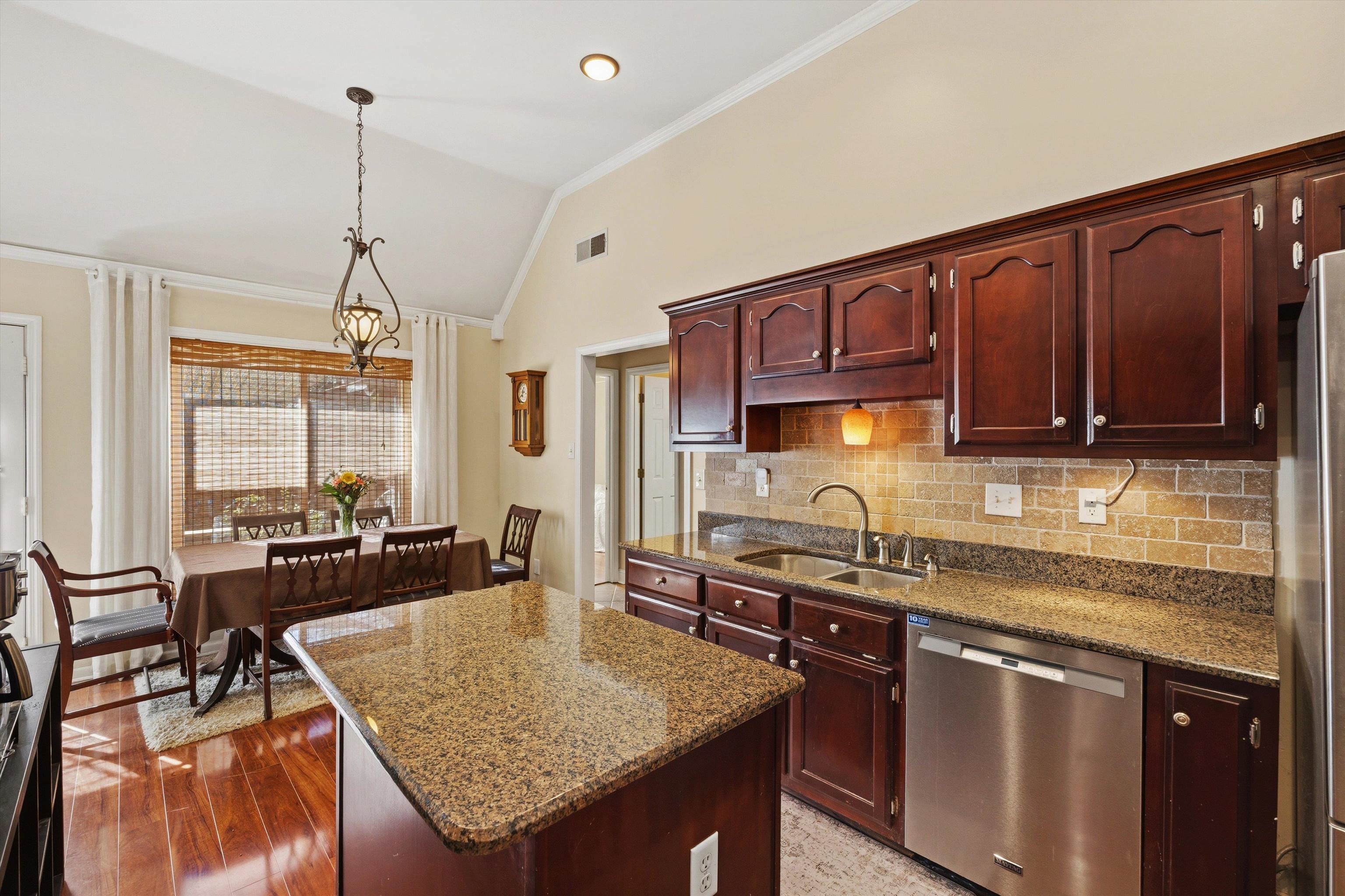 7735 Shadow Elm Rd Property Photo 13