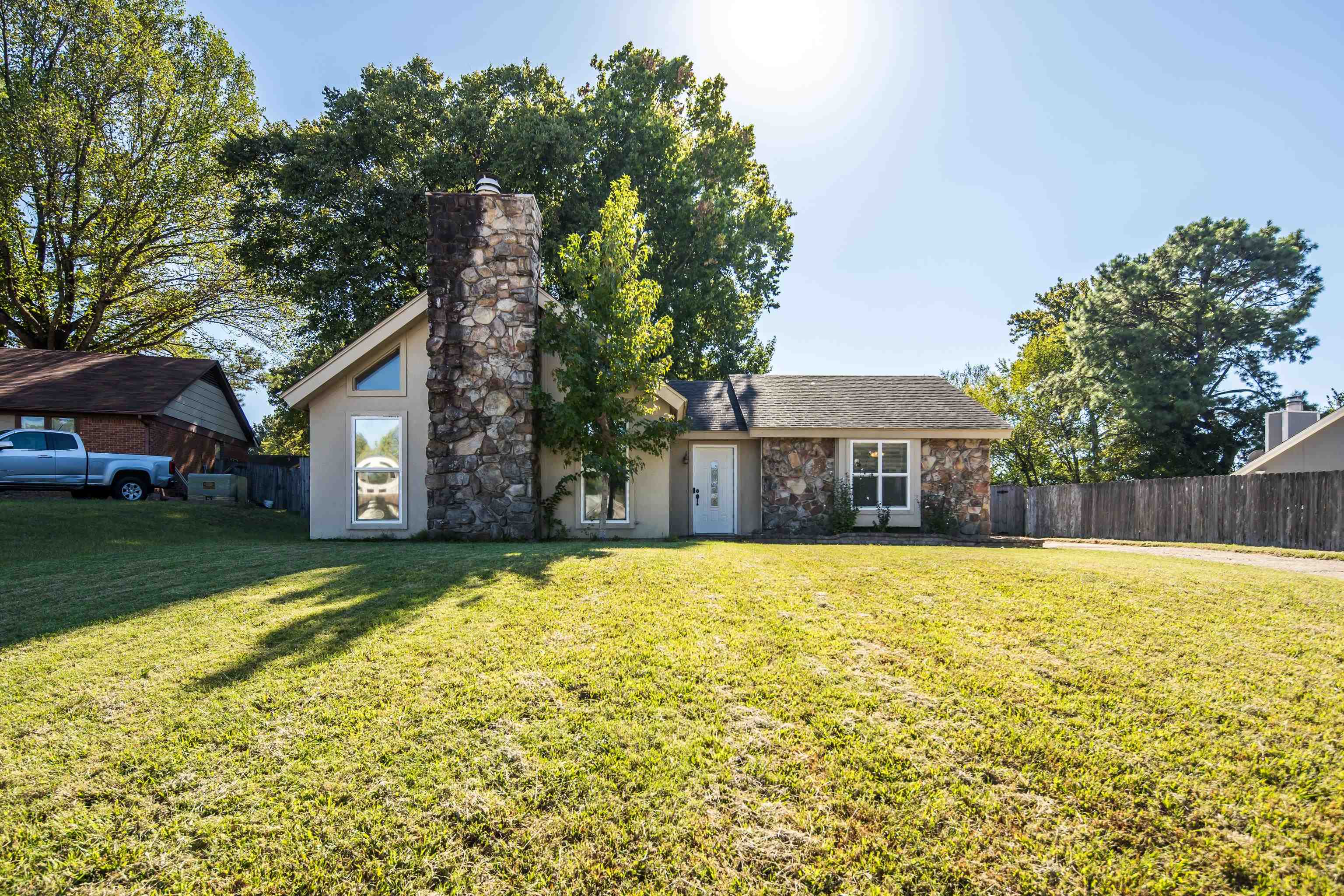 8153 Shallow Glen Trl Property Photo 1
