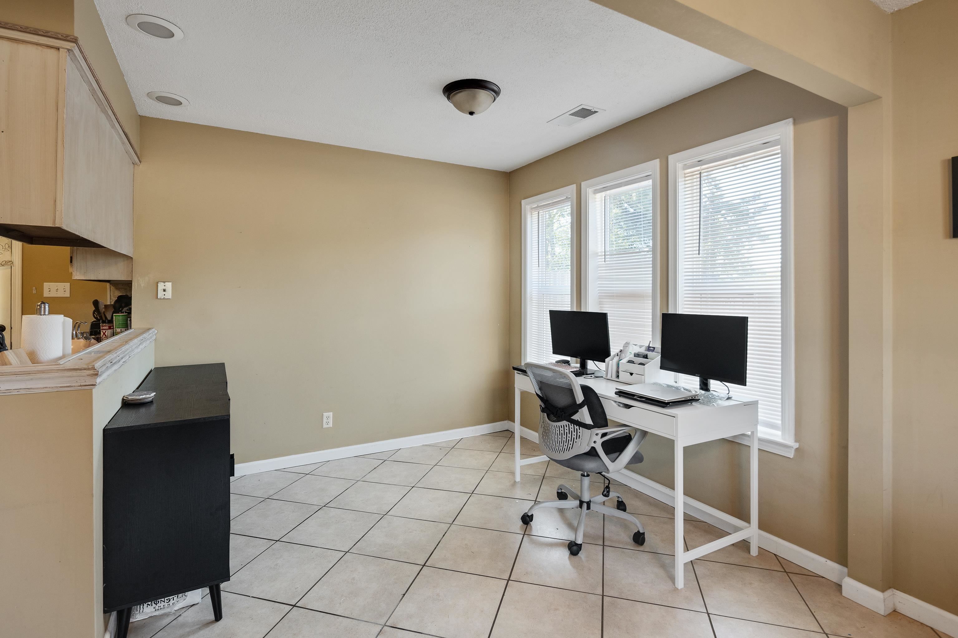 8153 Shallow Glen Trl Property Photo 6