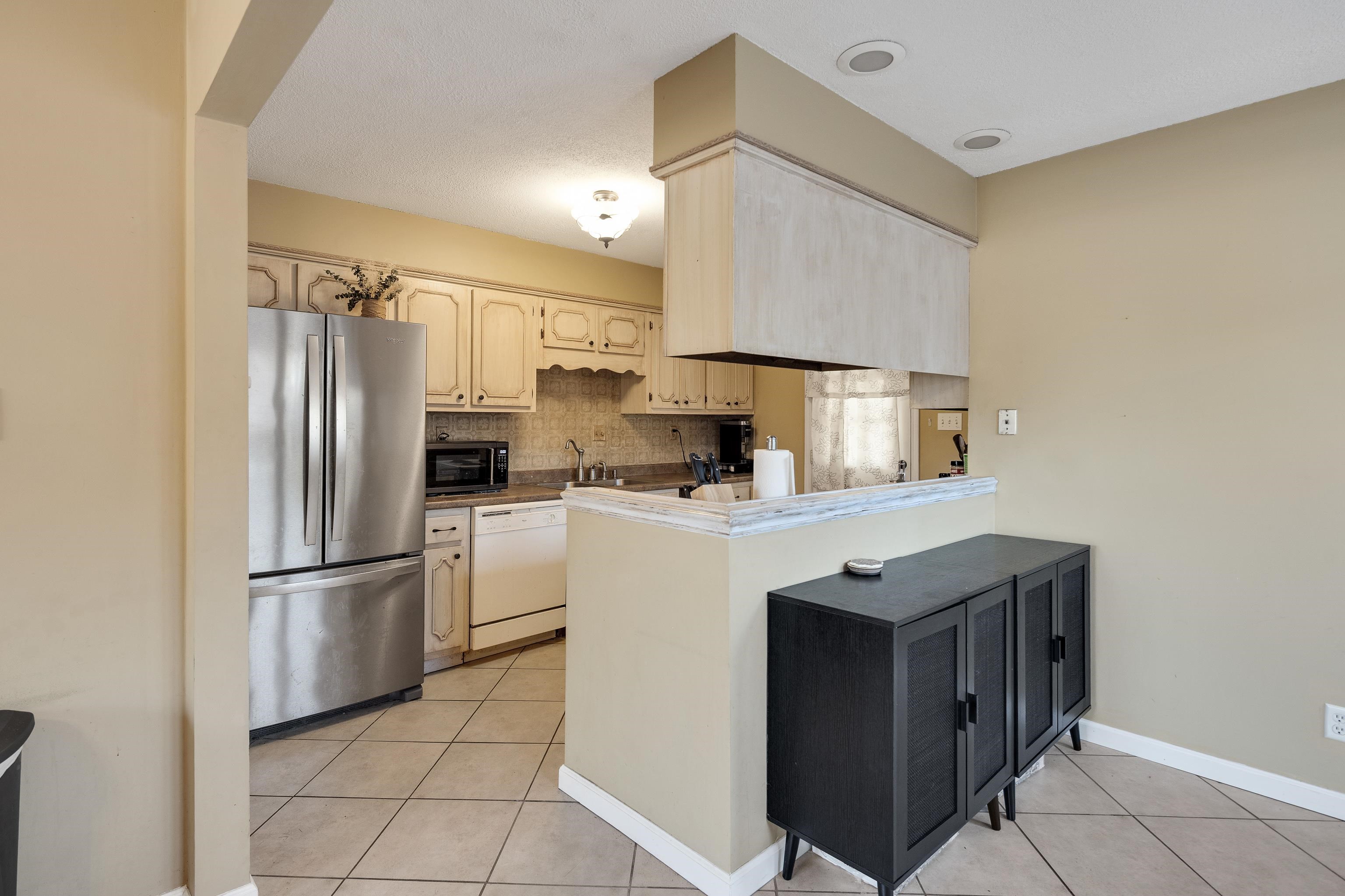 8153 Shallow Glen Trl Property Photo 7