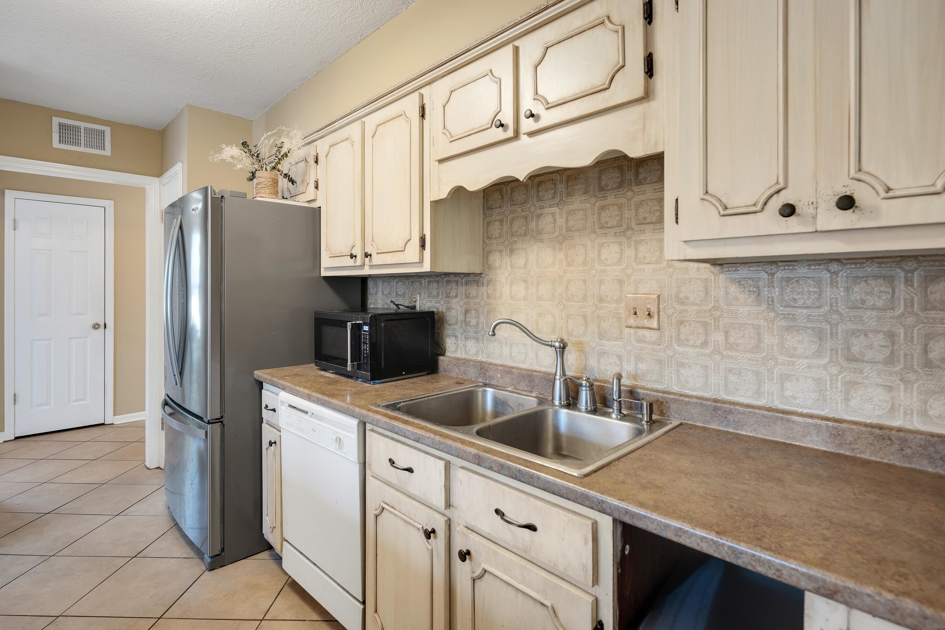 8153 Shallow Glen Trl Property Photo 9