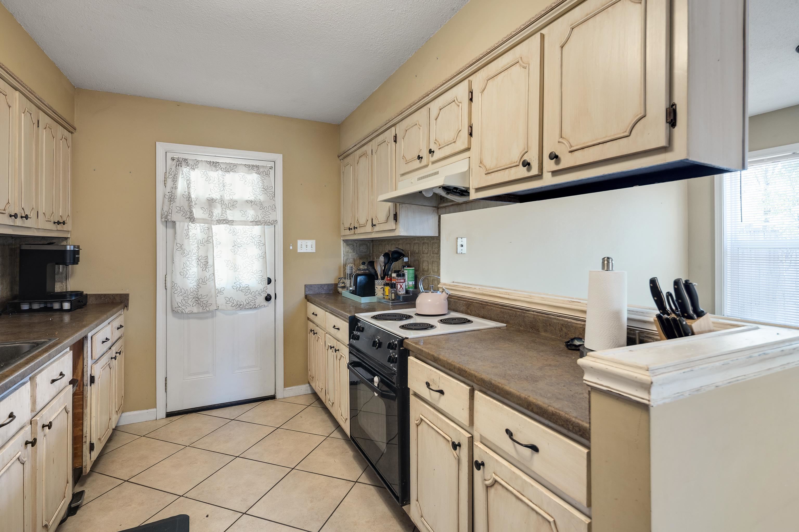 8153 Shallow Glen Trl Property Photo 10