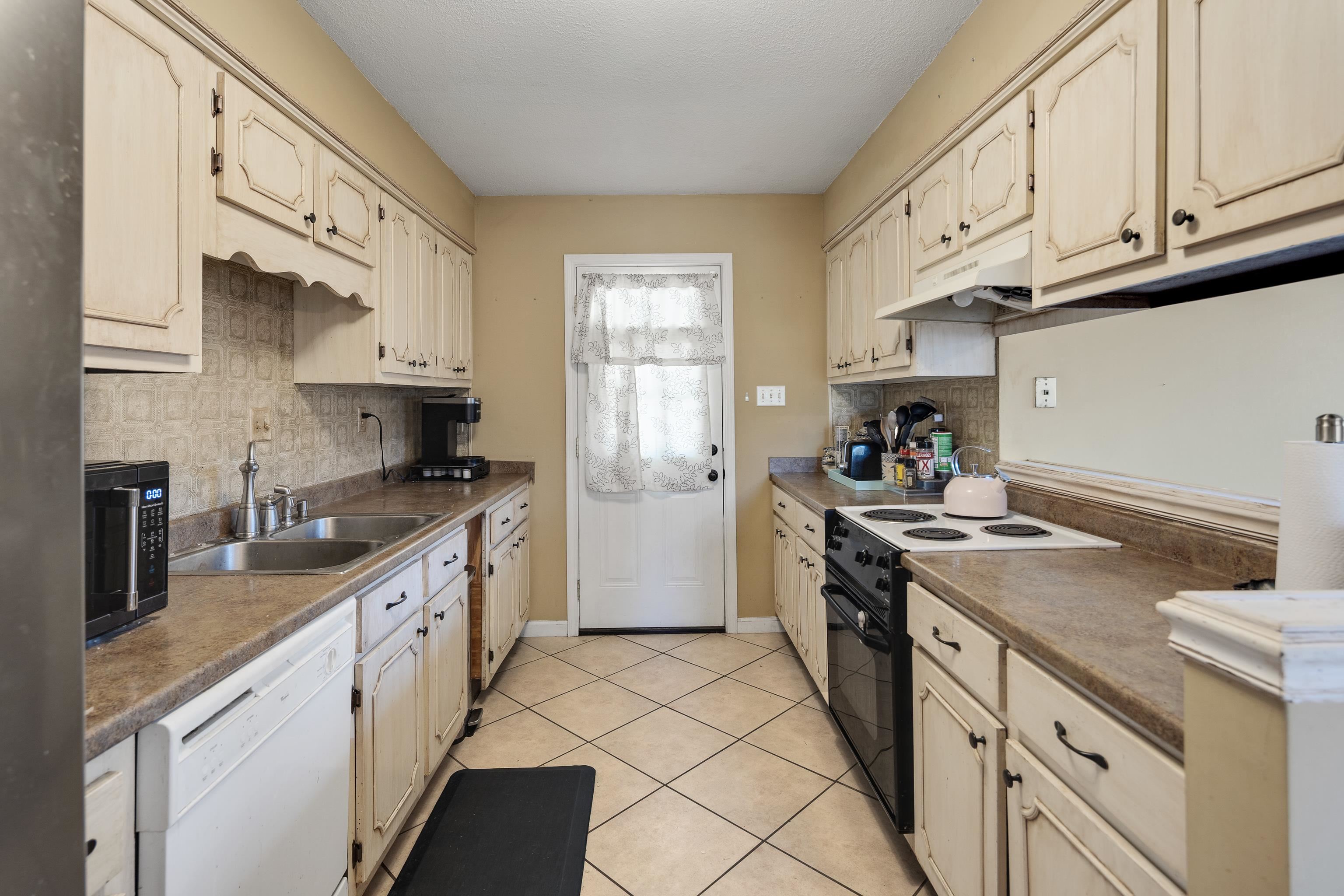 8153 Shallow Glen Trl Property Photo 11