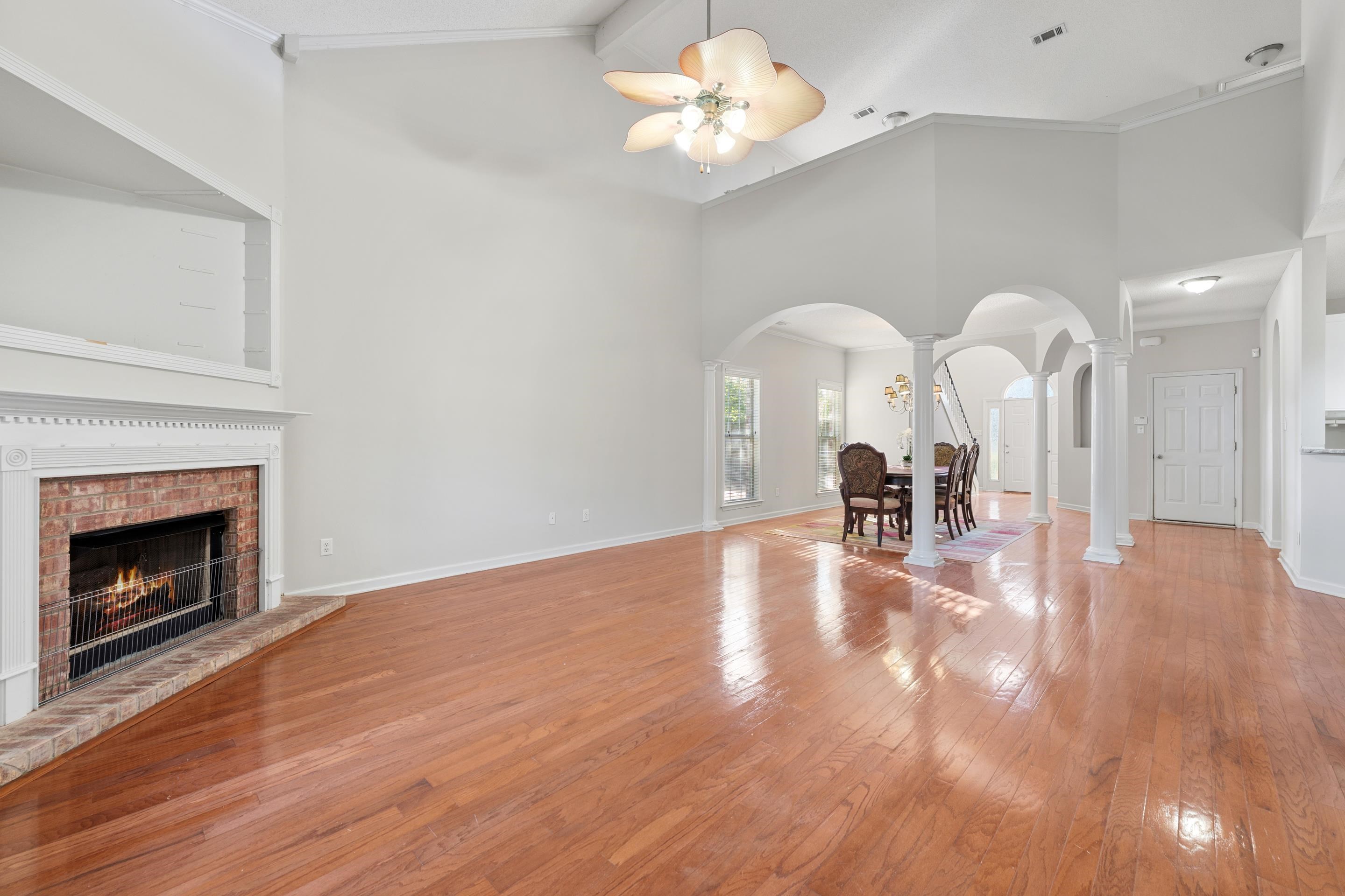 9332 S Fairmont Cir Property Photo 6