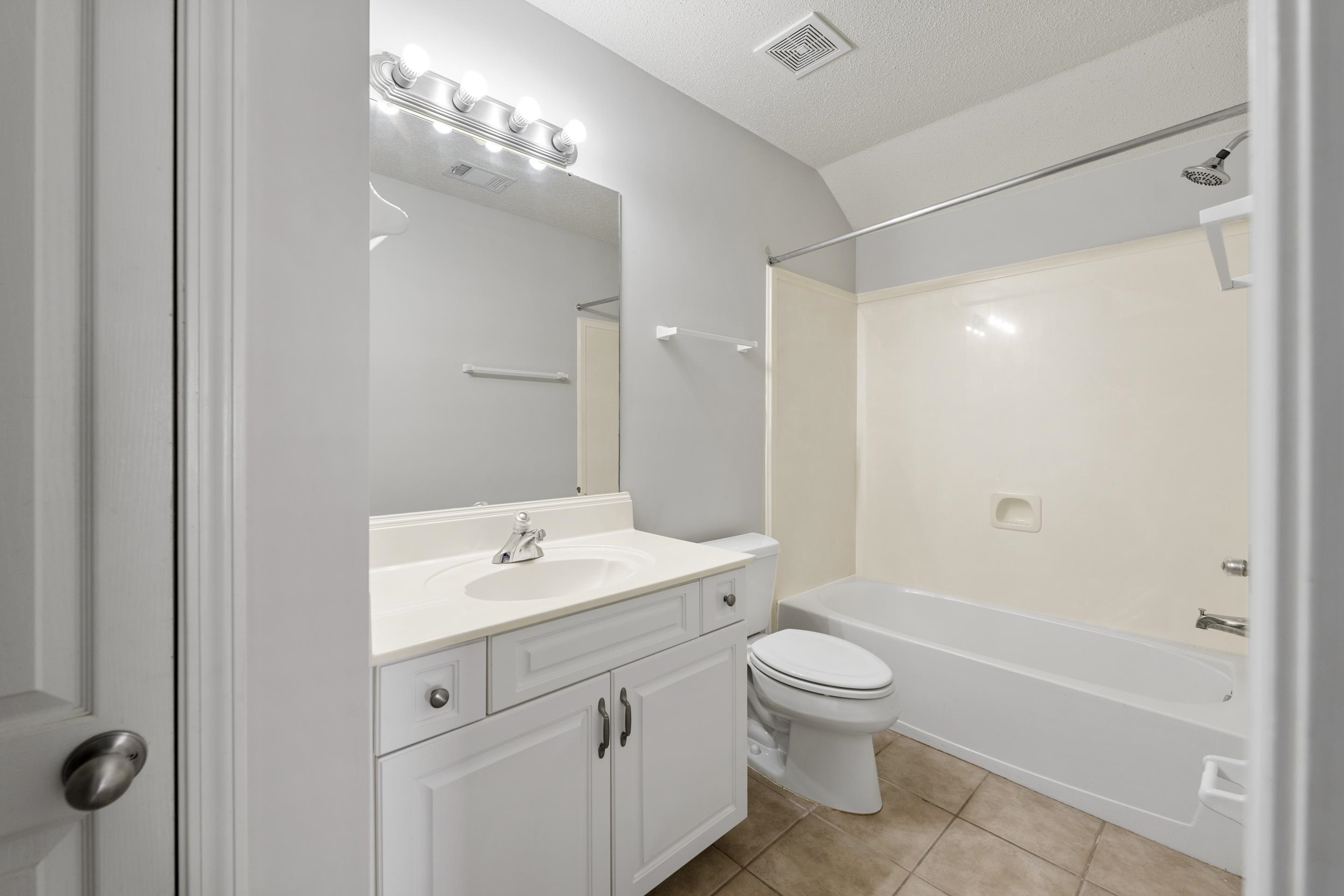9332 S Fairmont Cir Property Photo 20