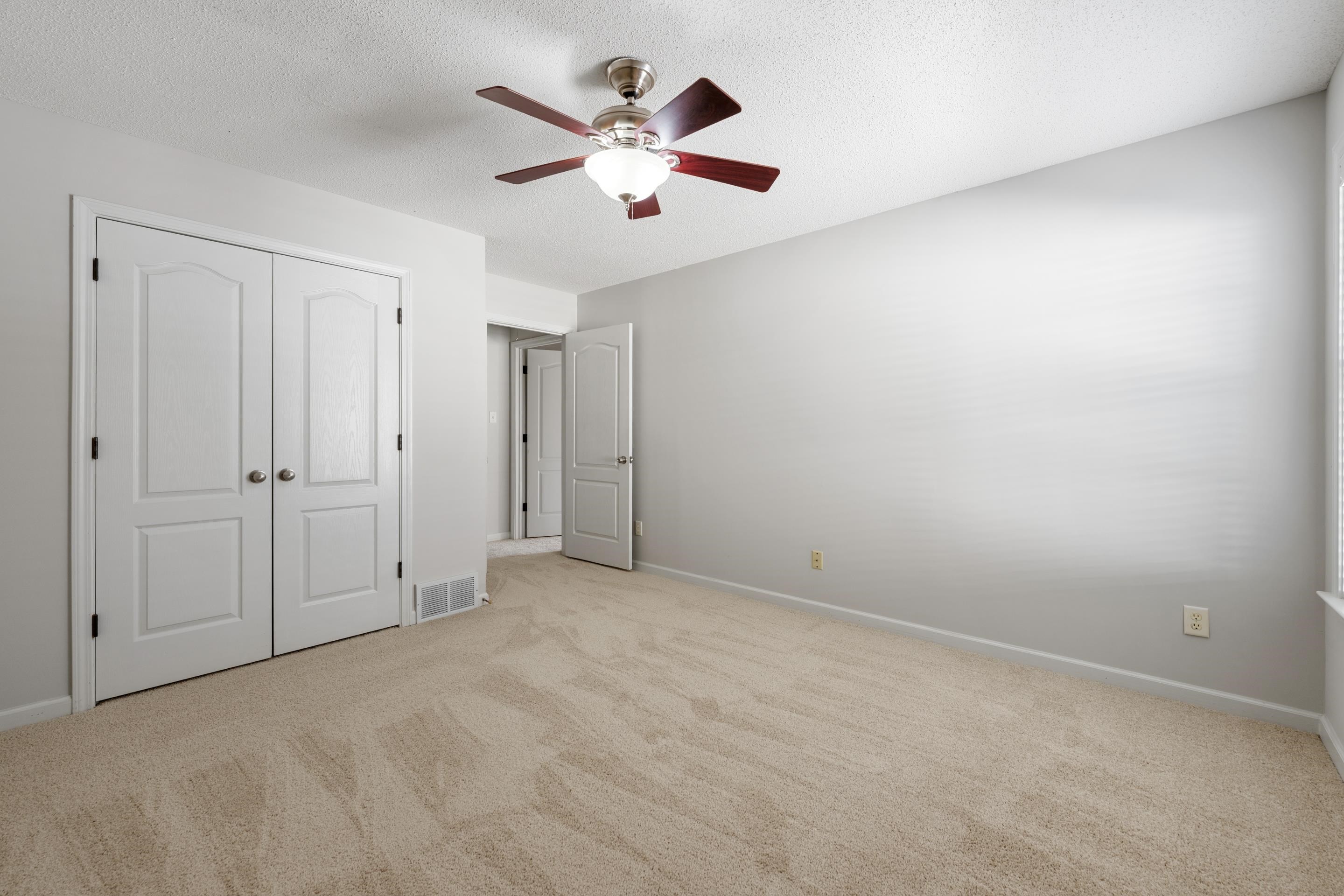 9332 S Fairmont Cir Property Photo 24