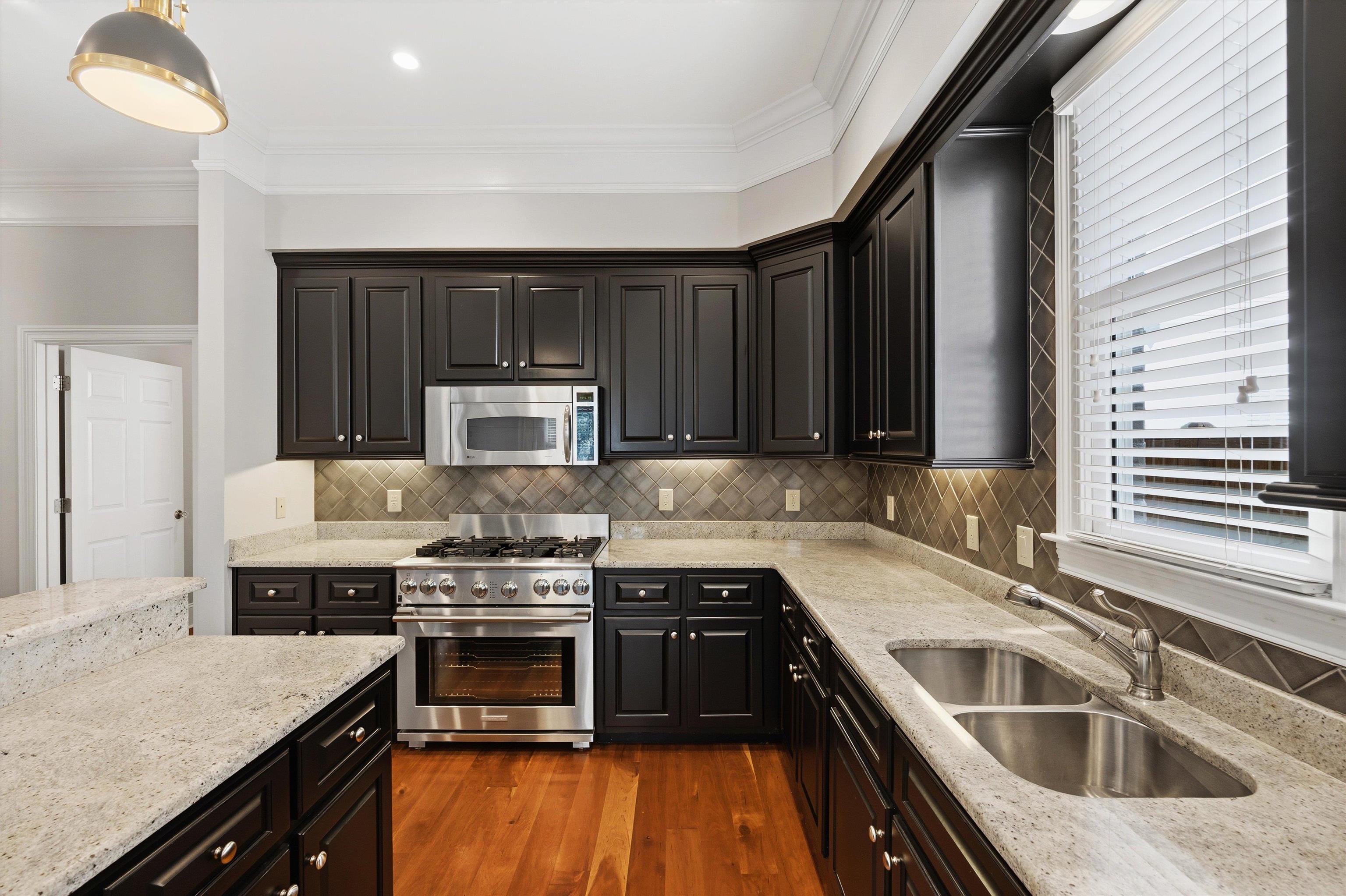 368 Woodmere Ln Property Photo 18